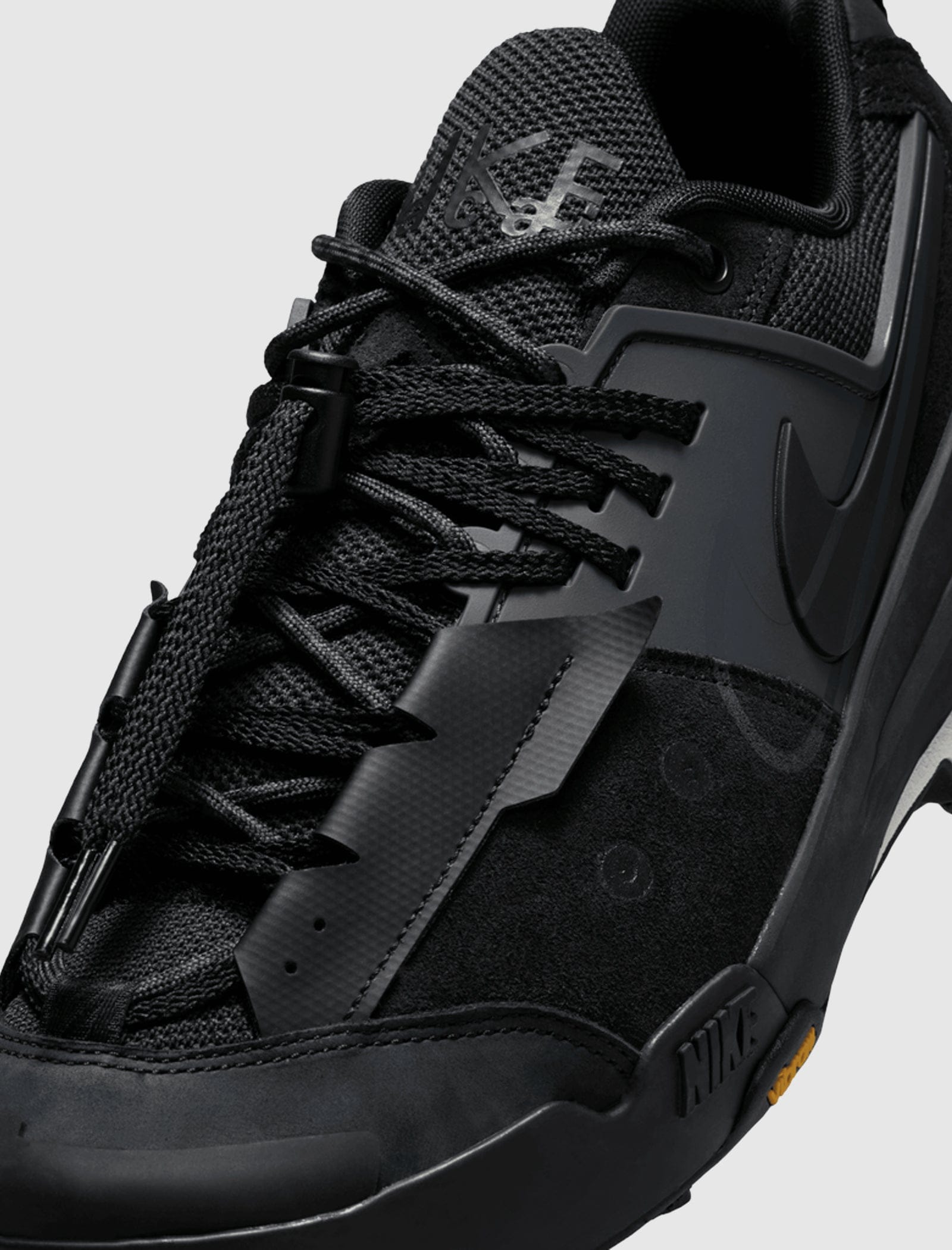 Nike SACAI ZEGAMADOME BLACK/ANTHRACITE