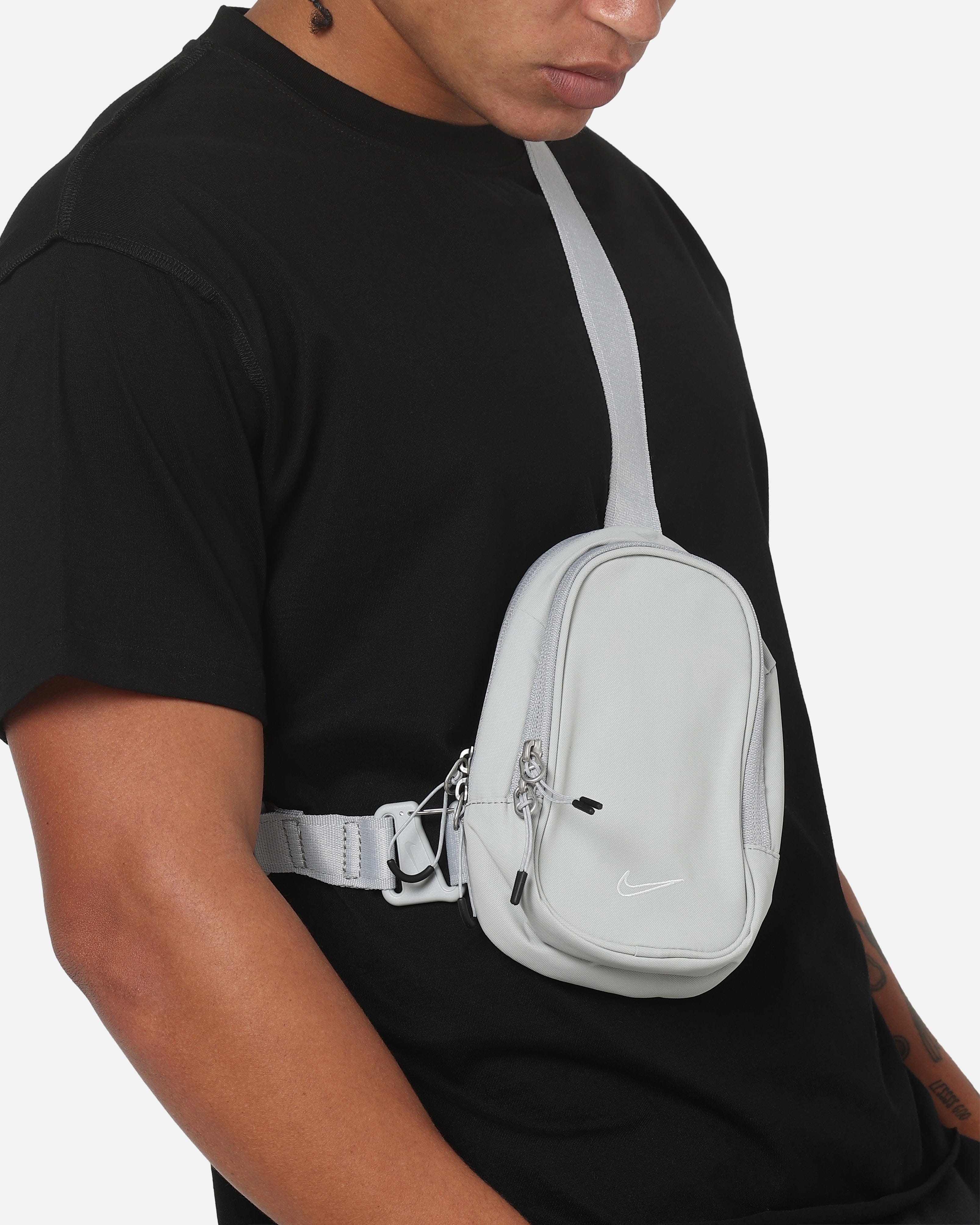 Nike Sportswear Commute Crossbody Bag (1 l) Smoke Grey