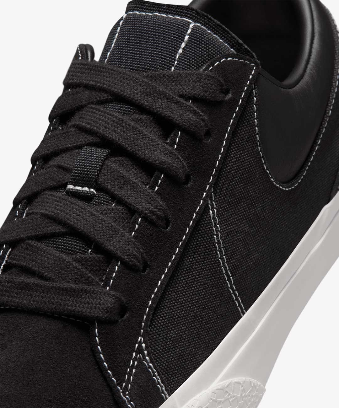NIKE | BLAZY { BLACK/BLACK - SAIL - WHITE