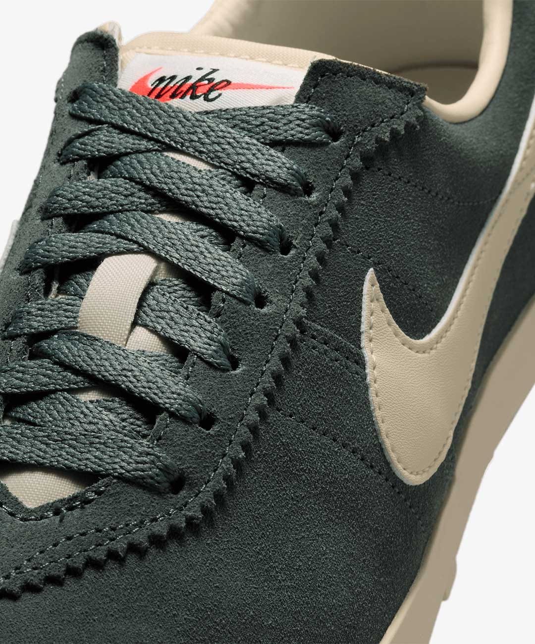 NIKE | ASTROGRABBER SUEDE { CAMO GREEN/MUSLIN - SAIL