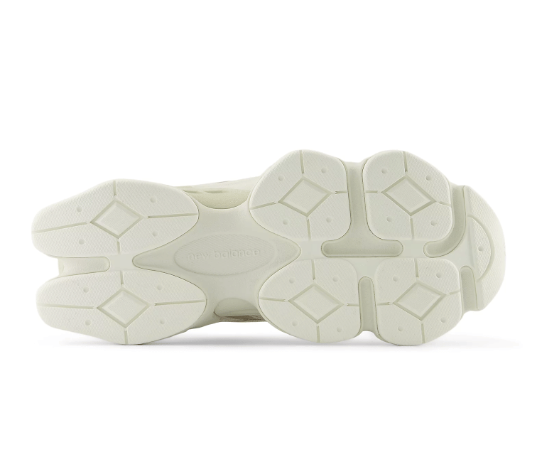 New Balance Women’s New Balance 9060 (Linen/Cream)