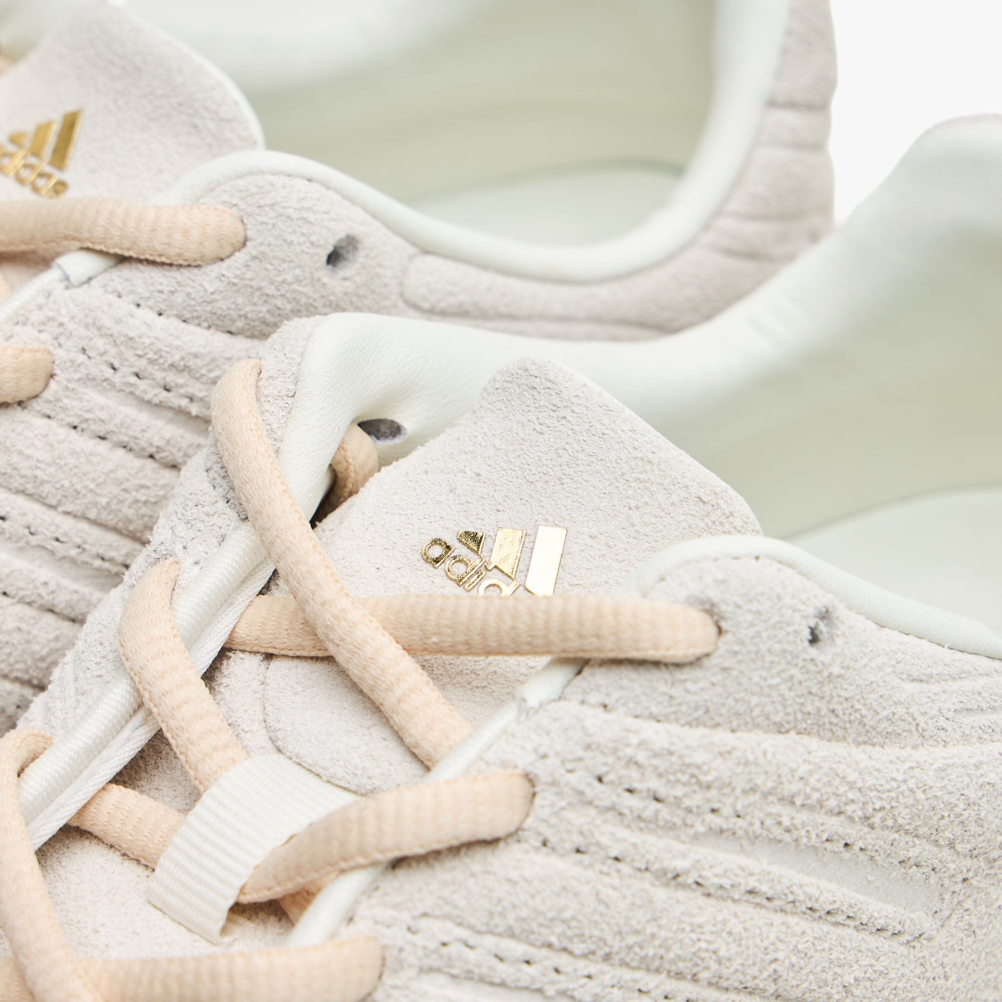 adidas Women's Ghost Sprint Off White / Sand Strata - Gold Metallic