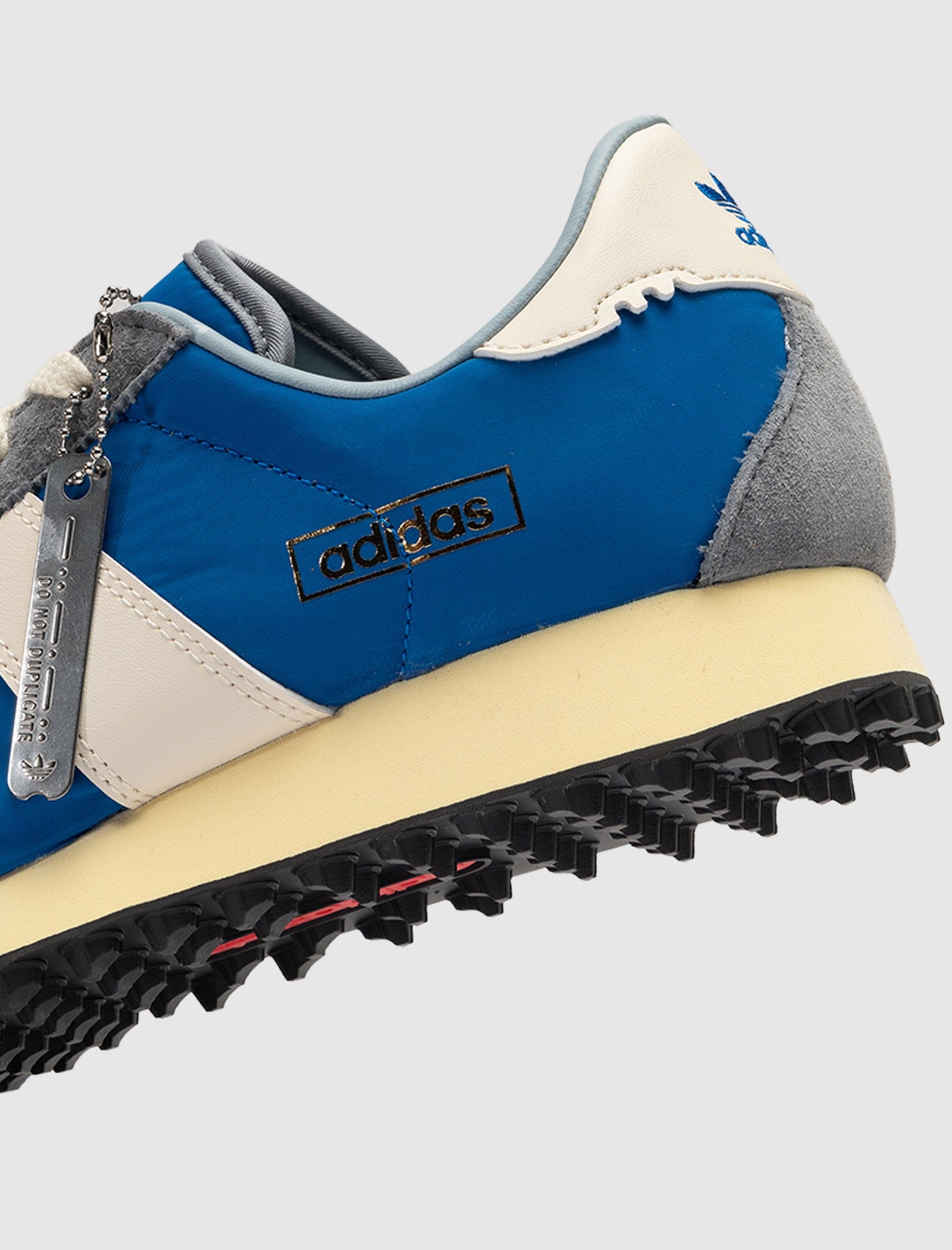 adidas DO NOT DUPLICATE BW RUNNER
