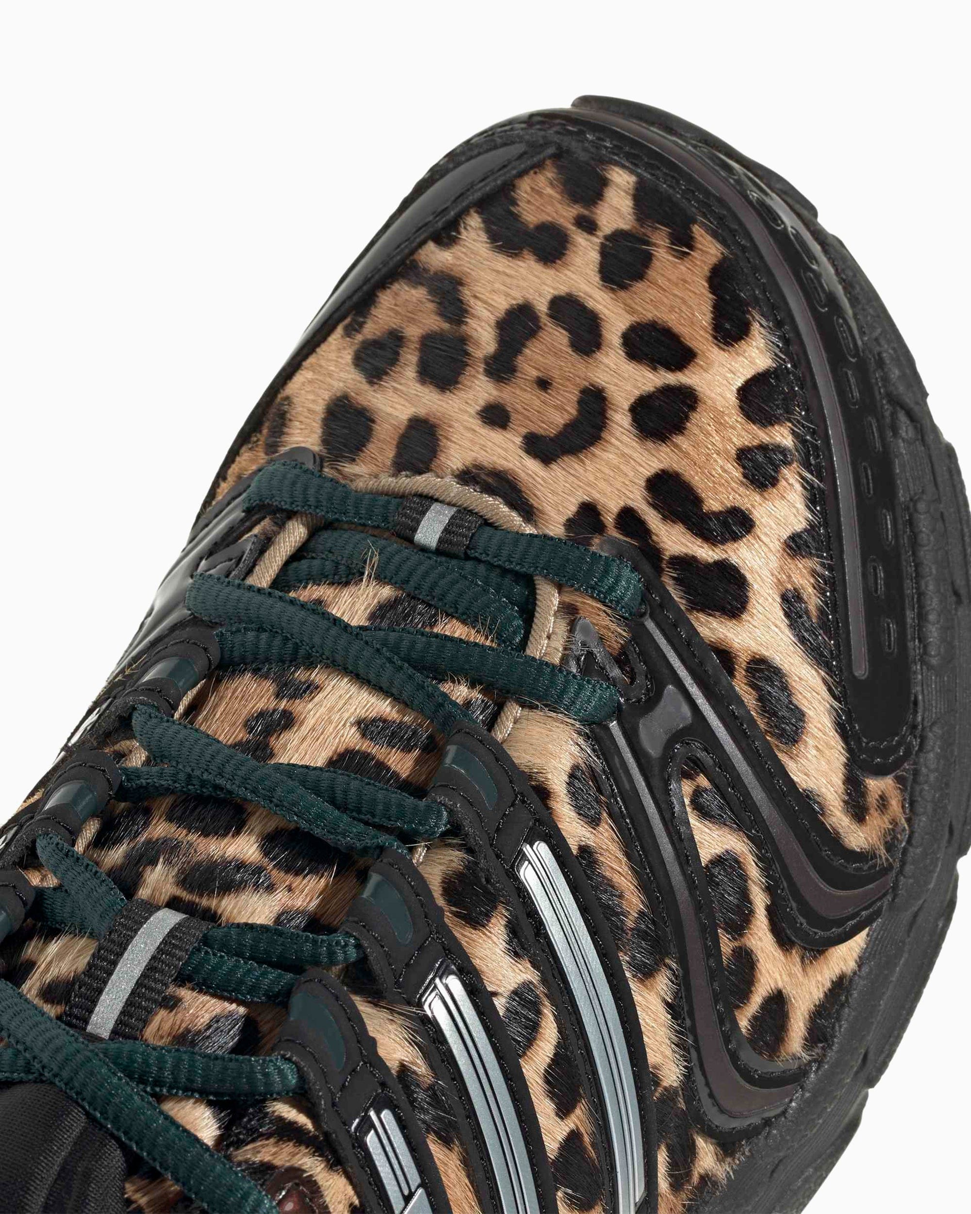 adidas Originals Women's Adistar Control 5 Leopard