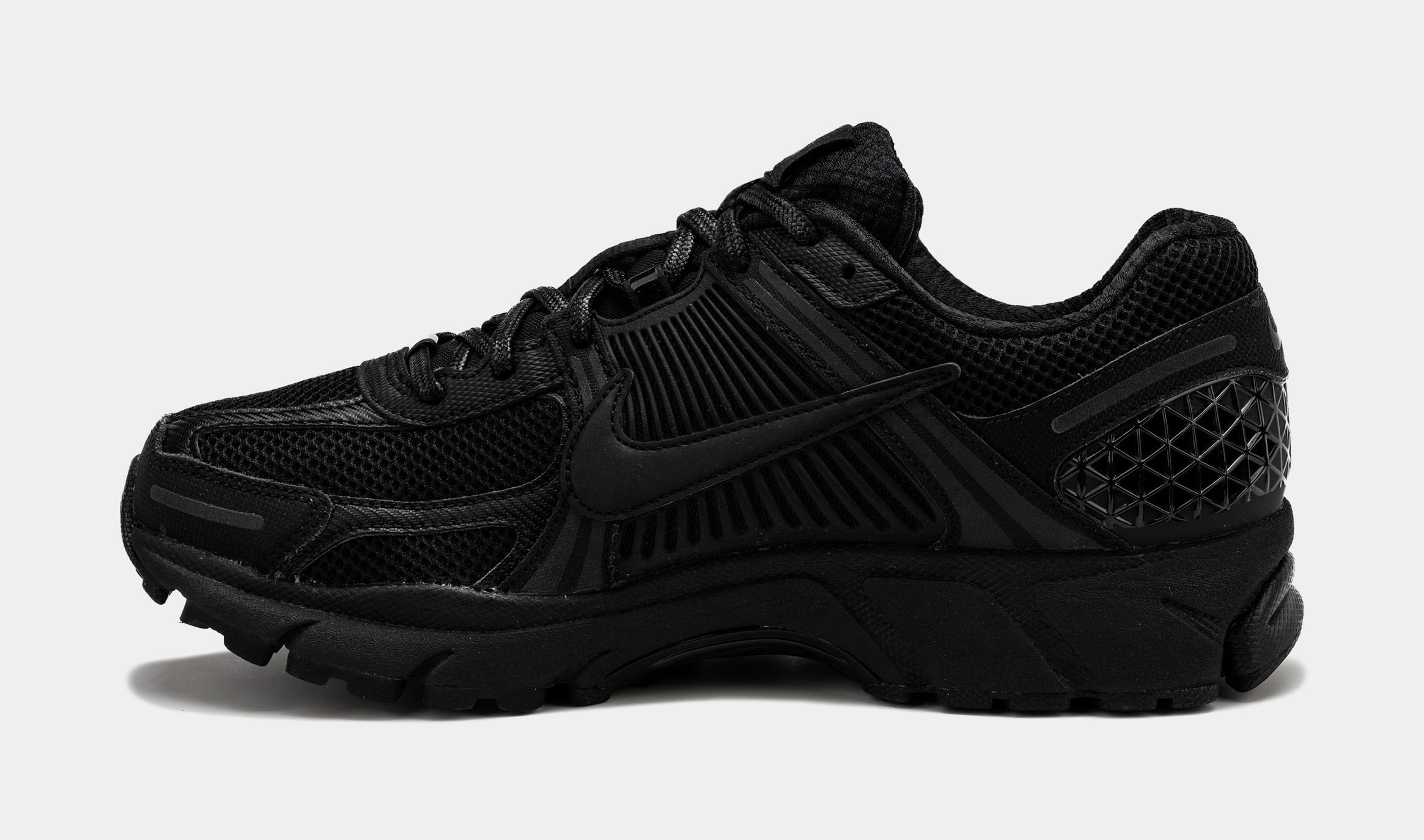 Nike Zoom Vomero 5 Triple Black Mens Running Shoes (Black)