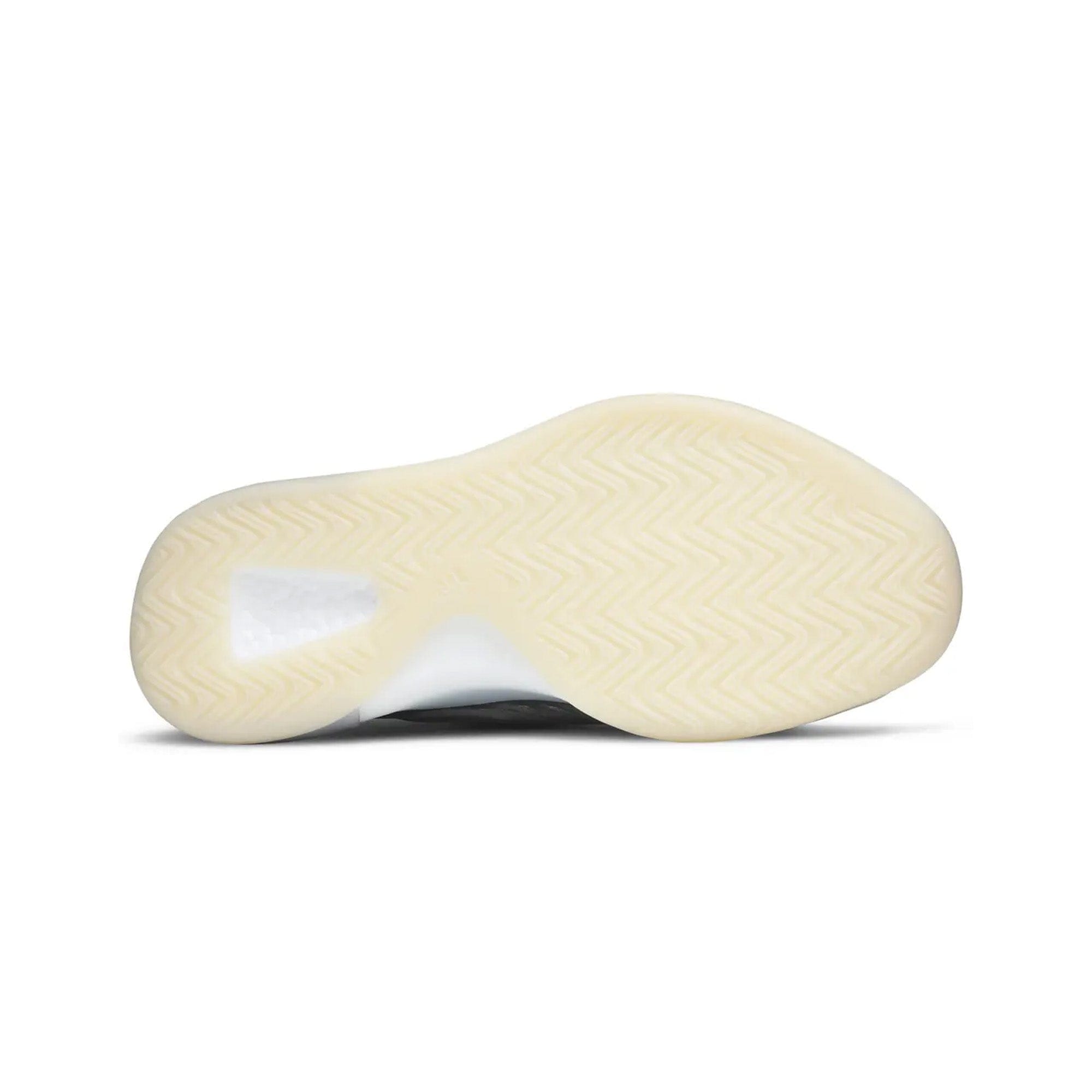 adidas YZY QNTM Barium