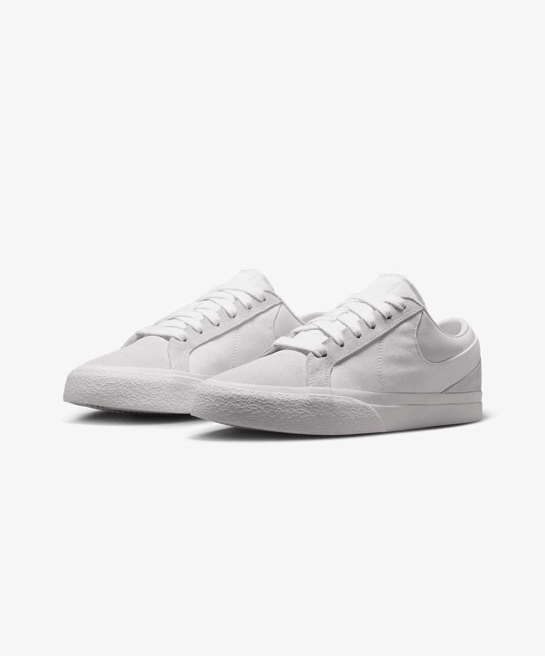 NIKE | BLAZY { WHITE/SUMMIT WHITE - SAIL