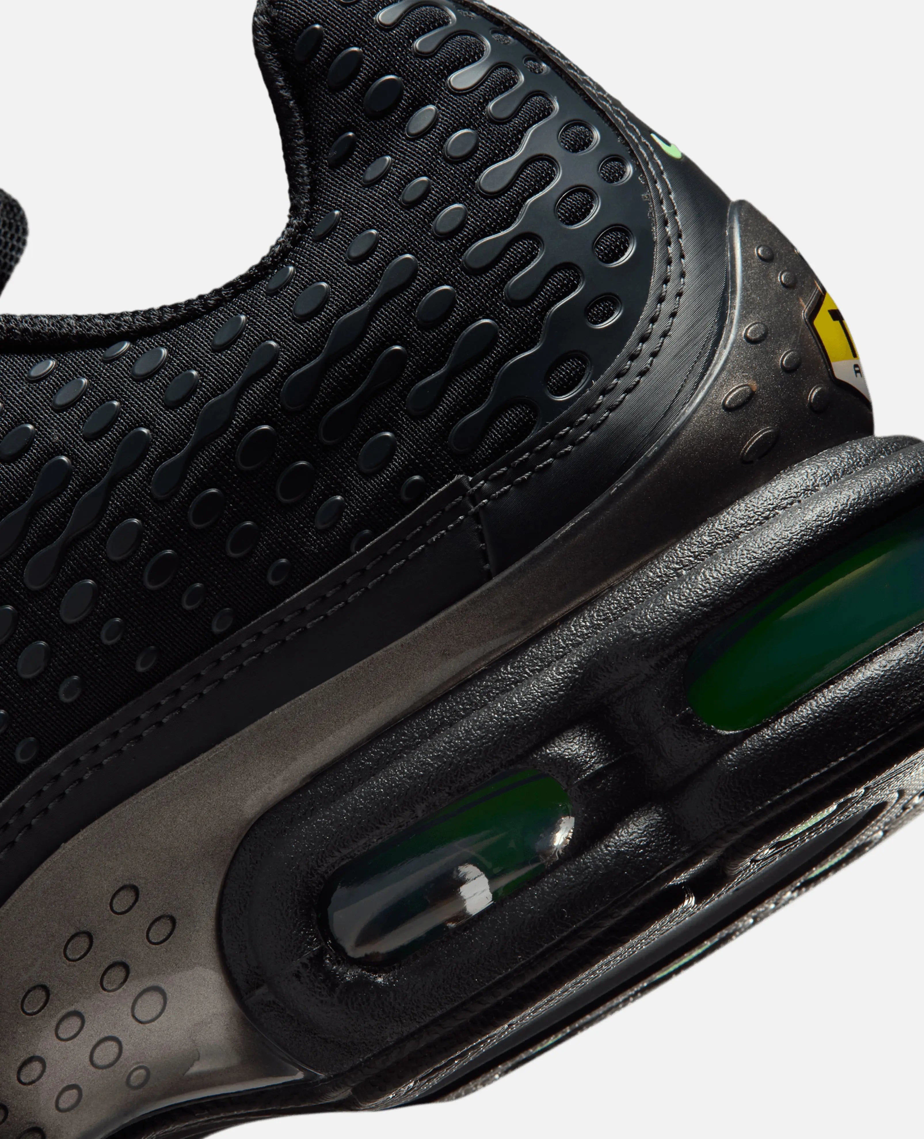 Nike Air Max Plus VII (Black/Illusion Green - Dark Smoke Grey - Metallic Pewter)