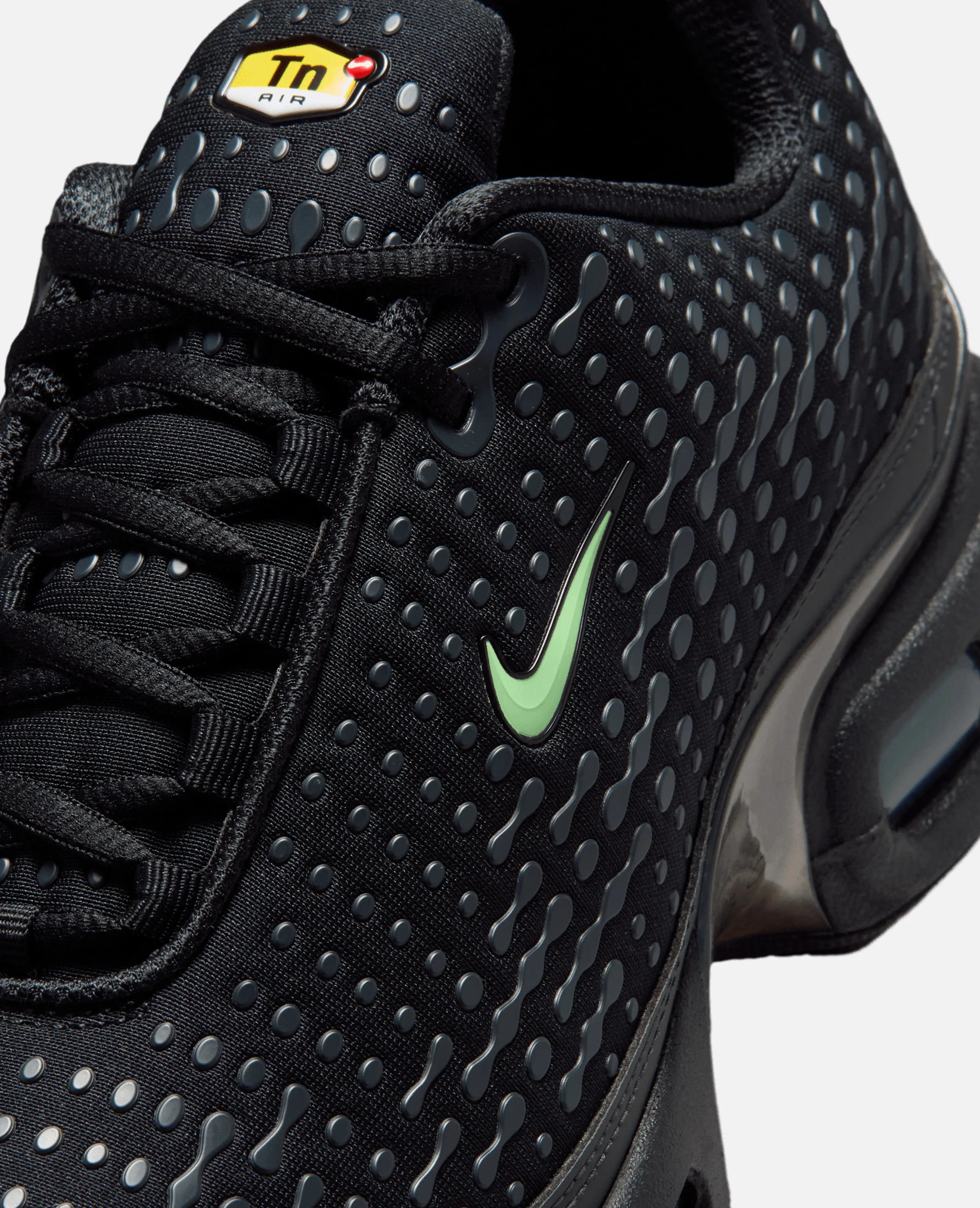 Nike Air Max Plus VII (Black/Illusion Green - Dark Smoke Grey - Metallic Pewter)