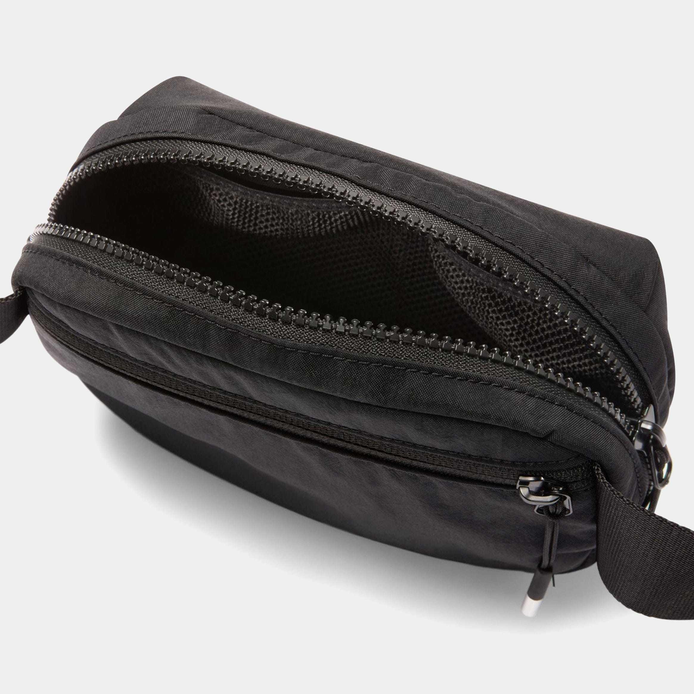 Nike Aura Crossbody Womens Bag (Black/Silver)