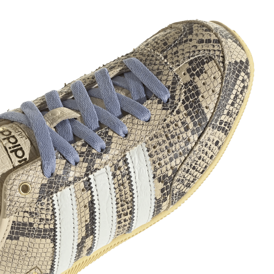 adidas WOMEN'S JAPAN DECON SHOES