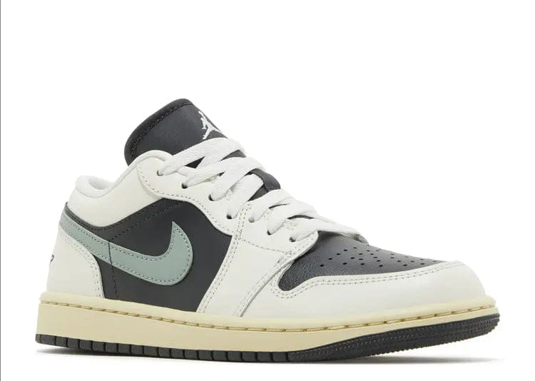 Nike JORDAN 1 LOW JADE SMOKE (W)