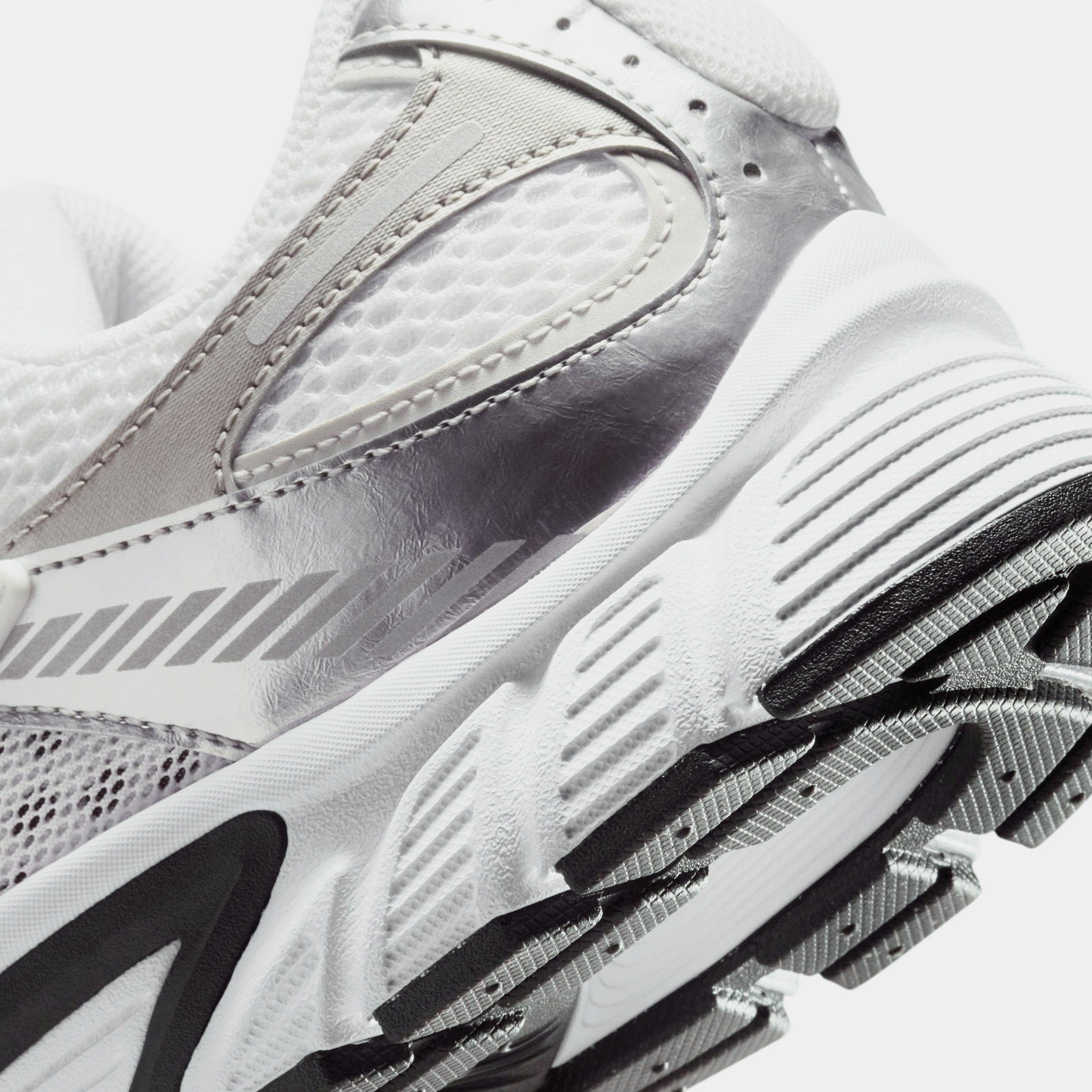Nike V5 RNR Mens Running Shoes (White/Black/Vast Grey)