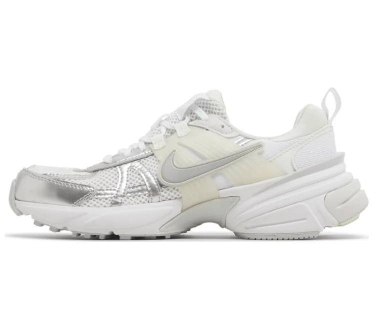 Nike Women’s Nike V2K Run (White/Metallic Silver)