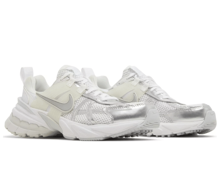 Nike Women’s Nike V2K Run (White/Metallic Silver)