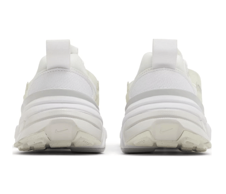 Nike Women’s Nike V2K Run (White/Metallic Silver)