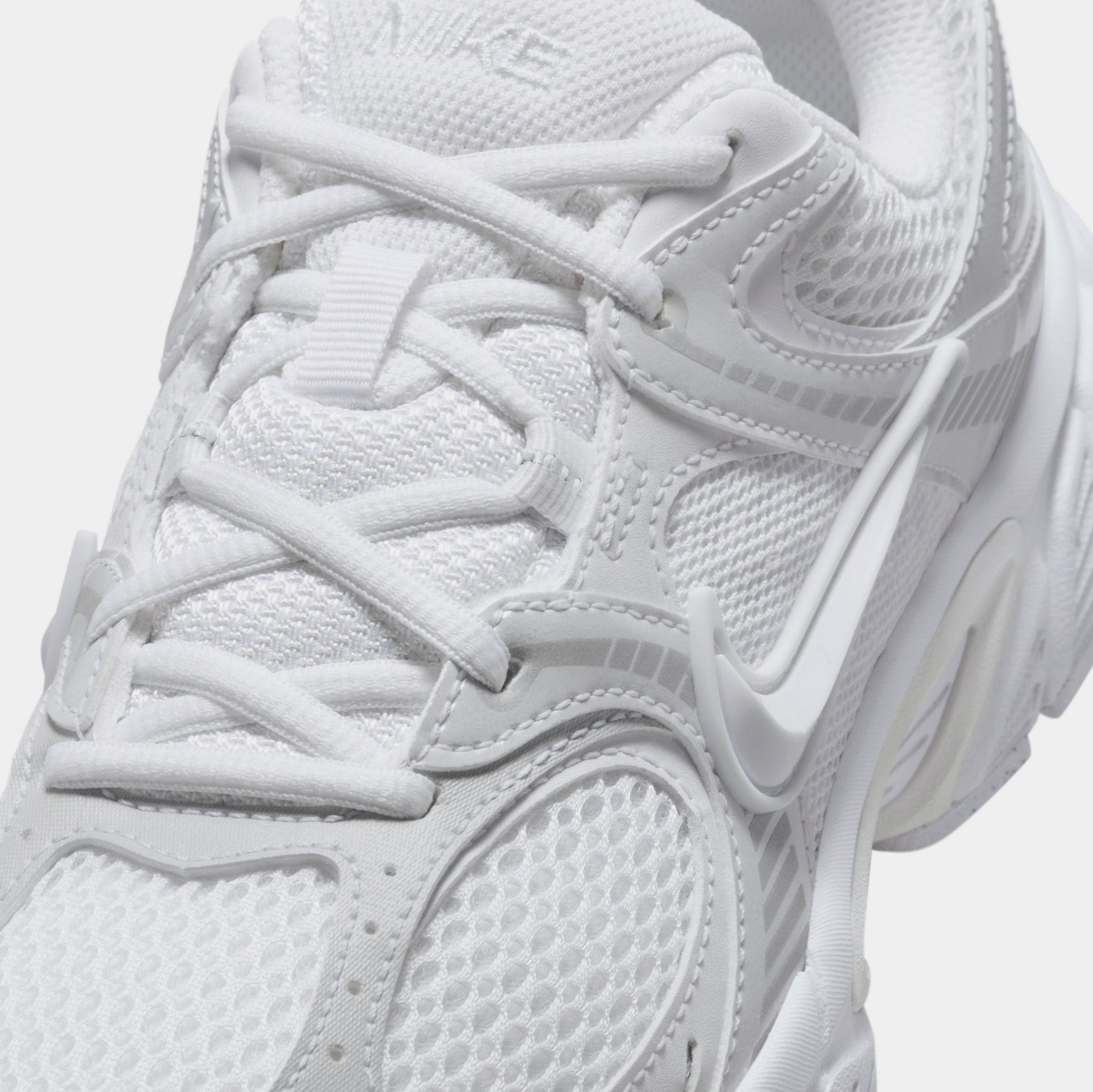 Nike V5 RNR Womens Running Shoes (White/Black/Metallic Silver/White)
