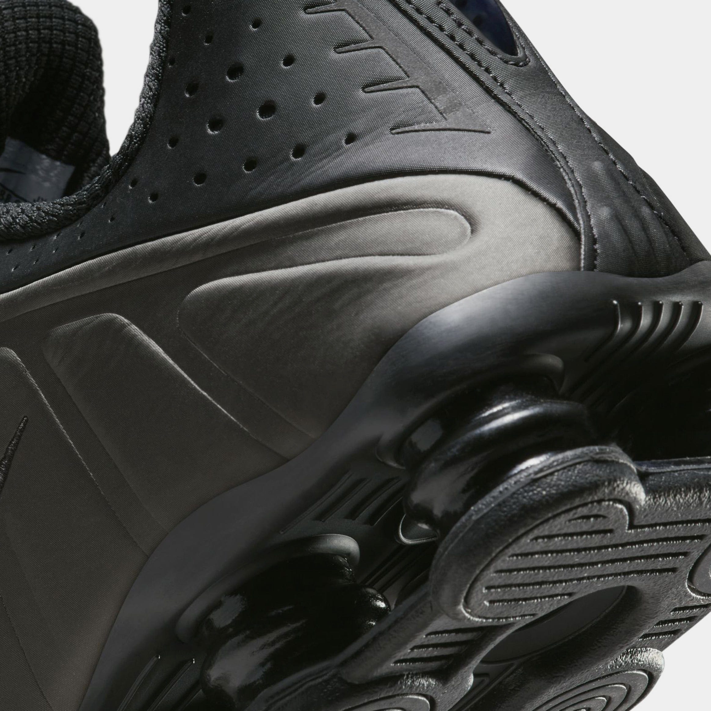 Nike Shox R4 Mens Running Shoes (Black)