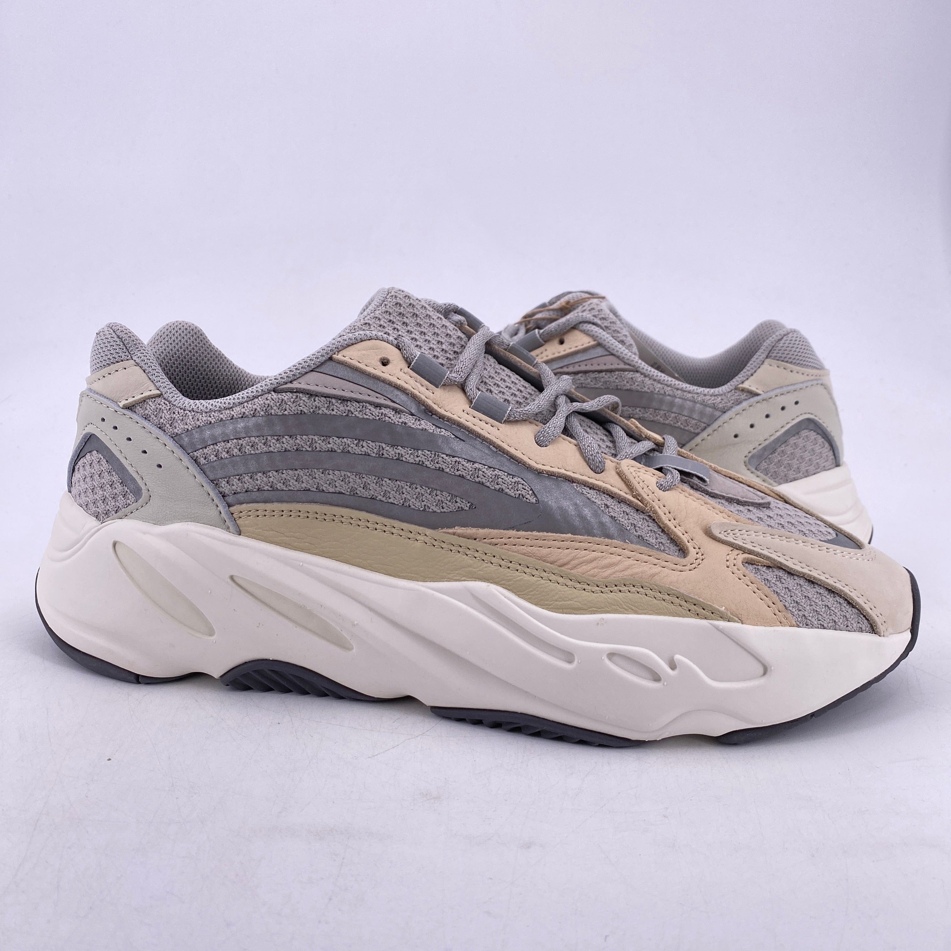 Yeezy 700 v2 Cream 2021 New Size 12