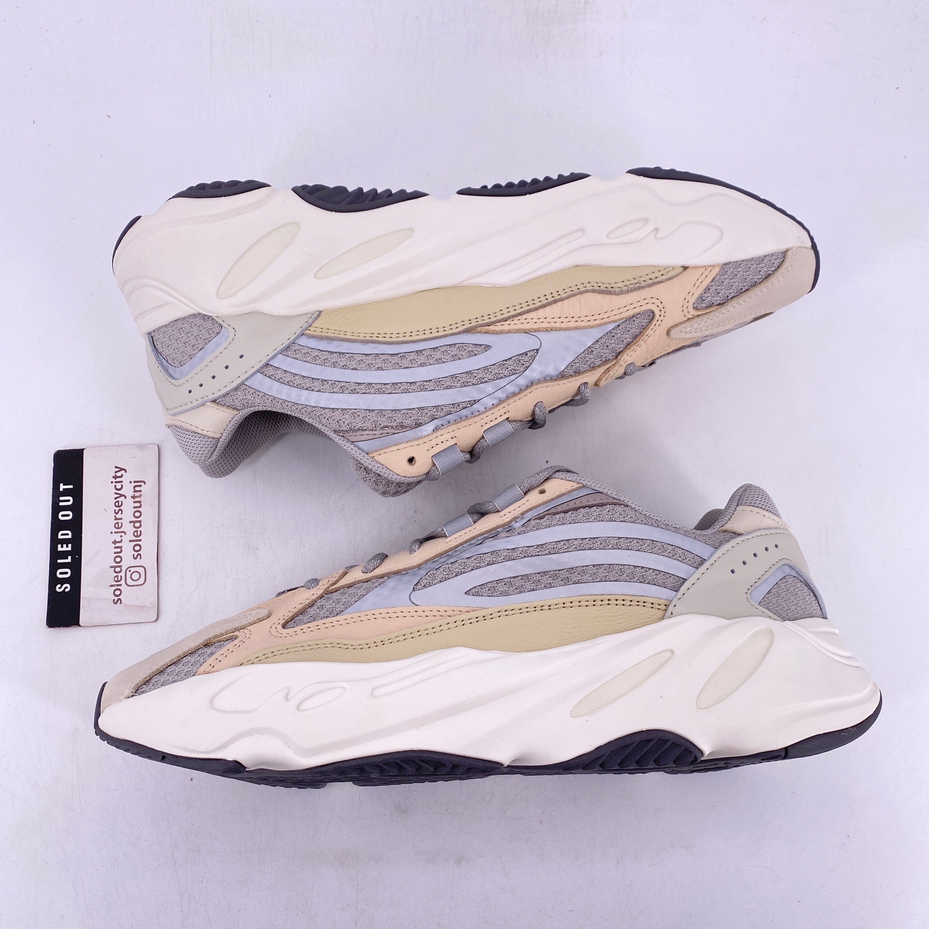 Yeezy 700 v2 Cream 2021 New Size 12