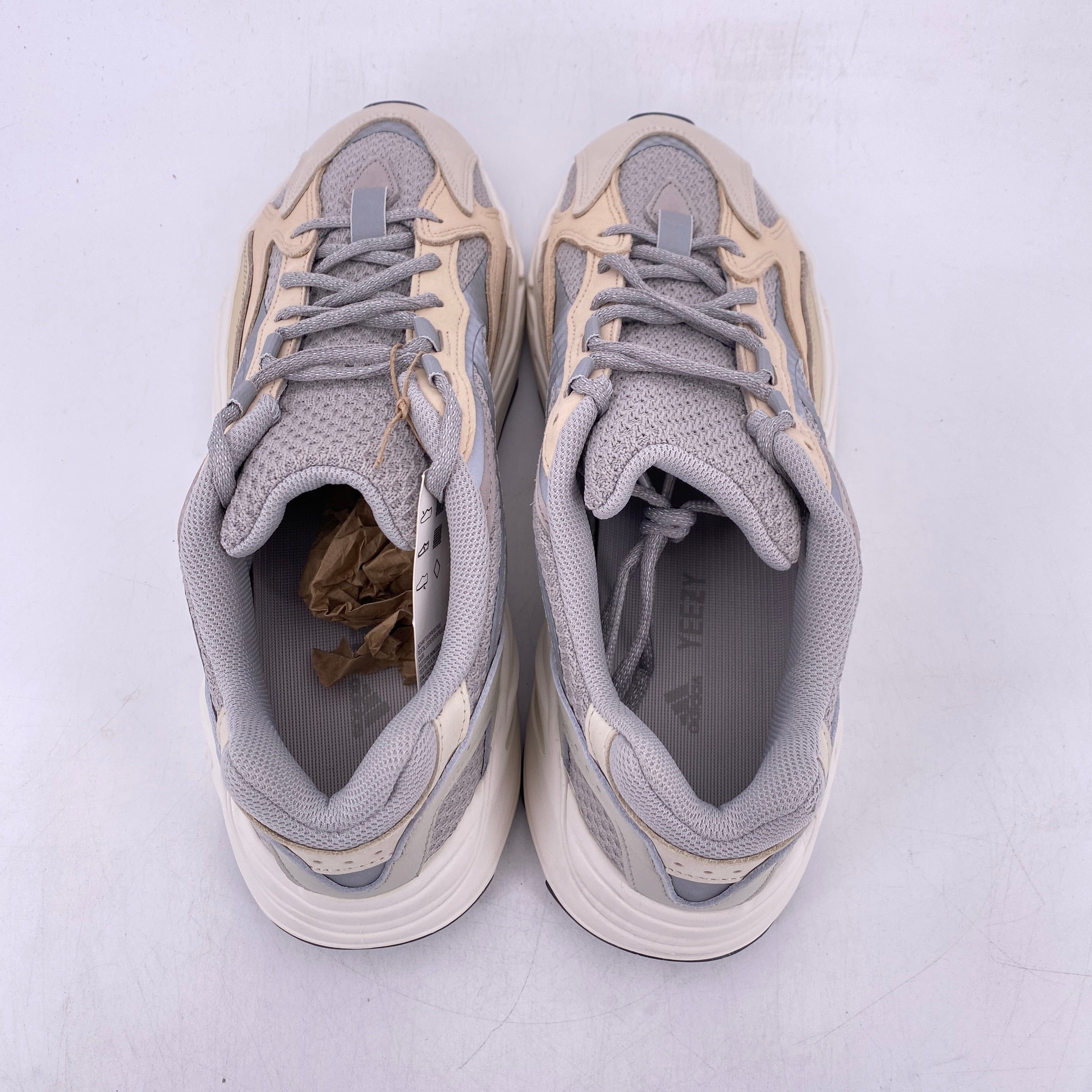 Yeezy 700 v2 Cream 2021 New Size 12