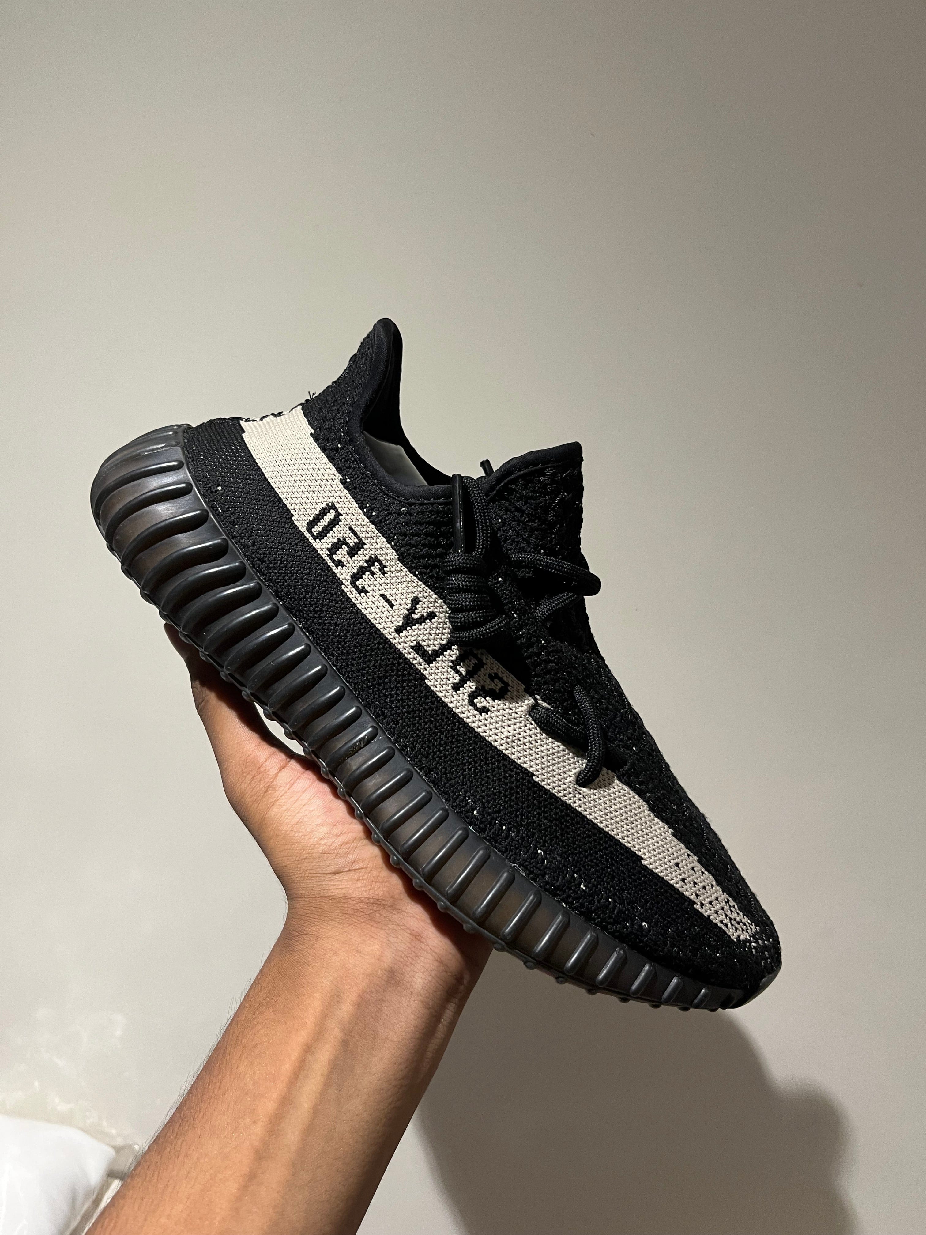 Yeezy 350 Oreo - PADS ( NO BOX )