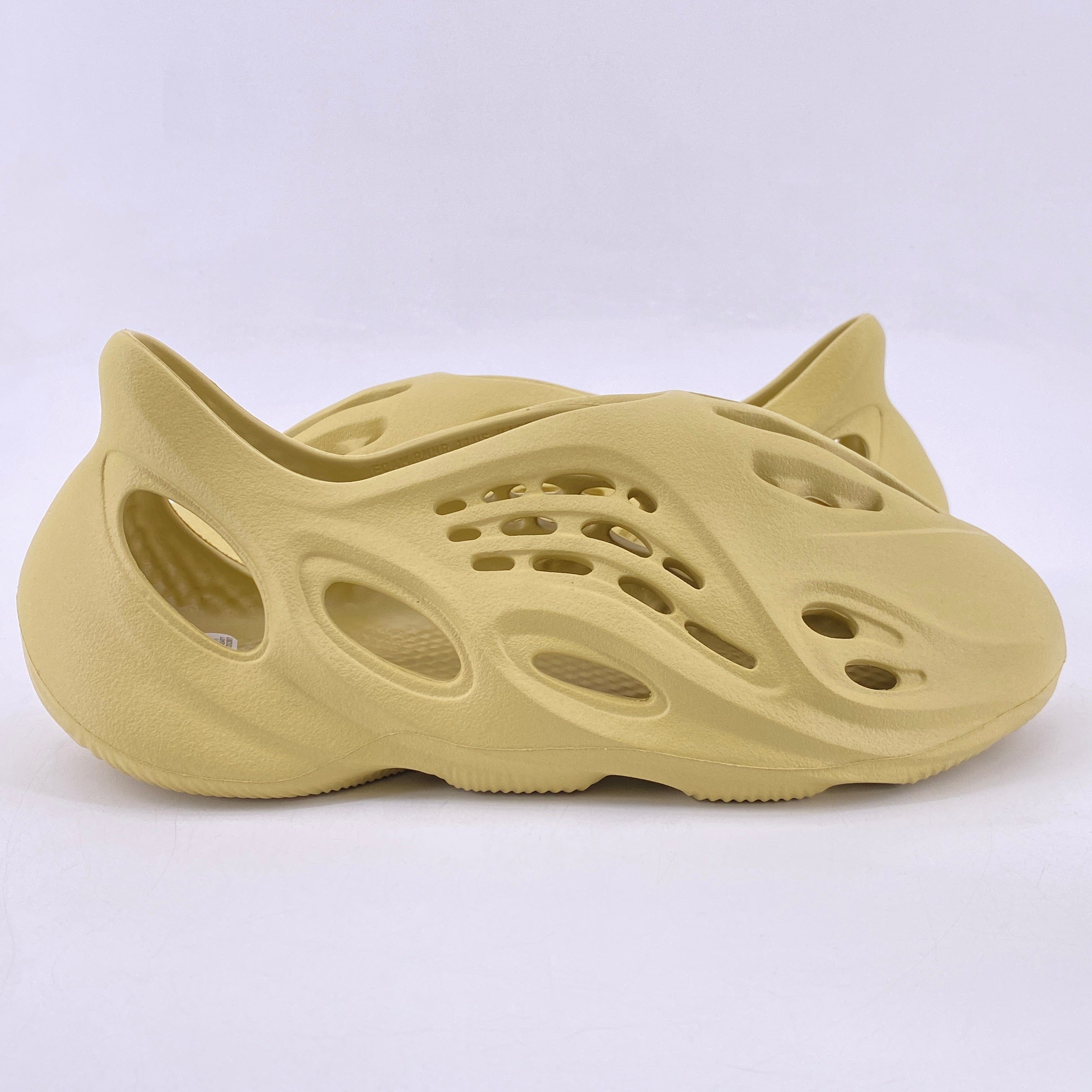 Yeezy Foam RNNR Sulfur 2022 New Size 11