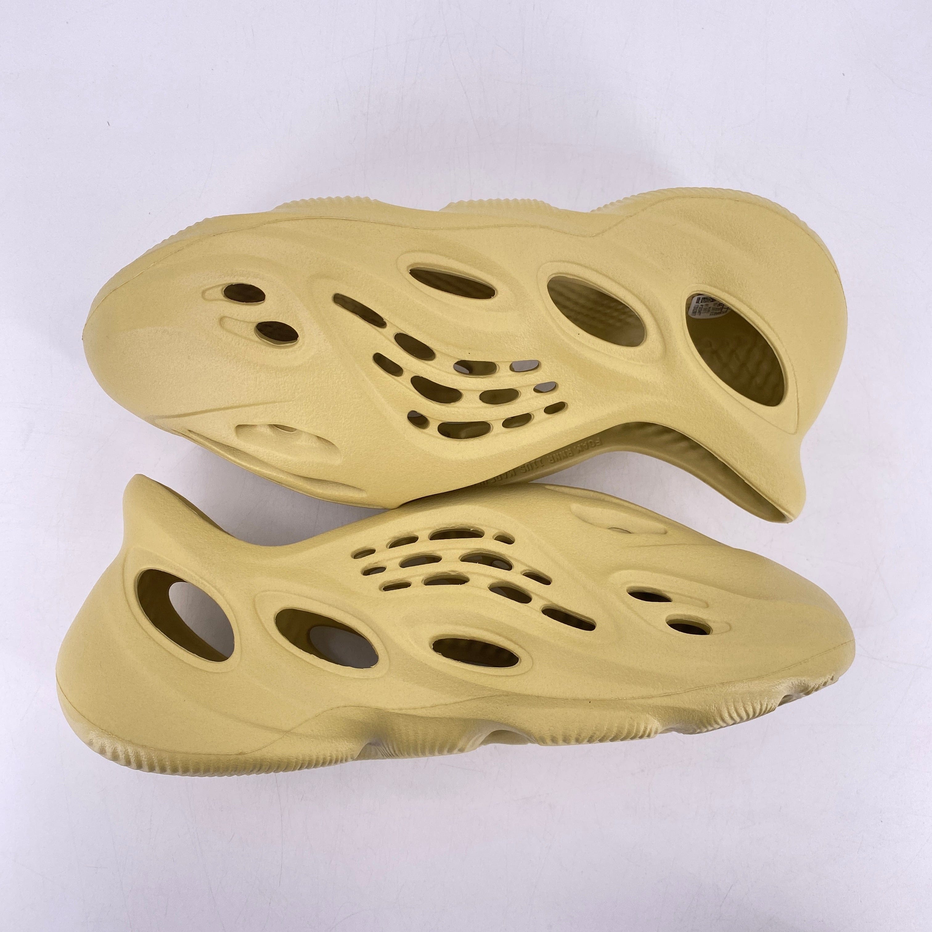 Yeezy Foam RNNR Sulfur 2022 New Size 11