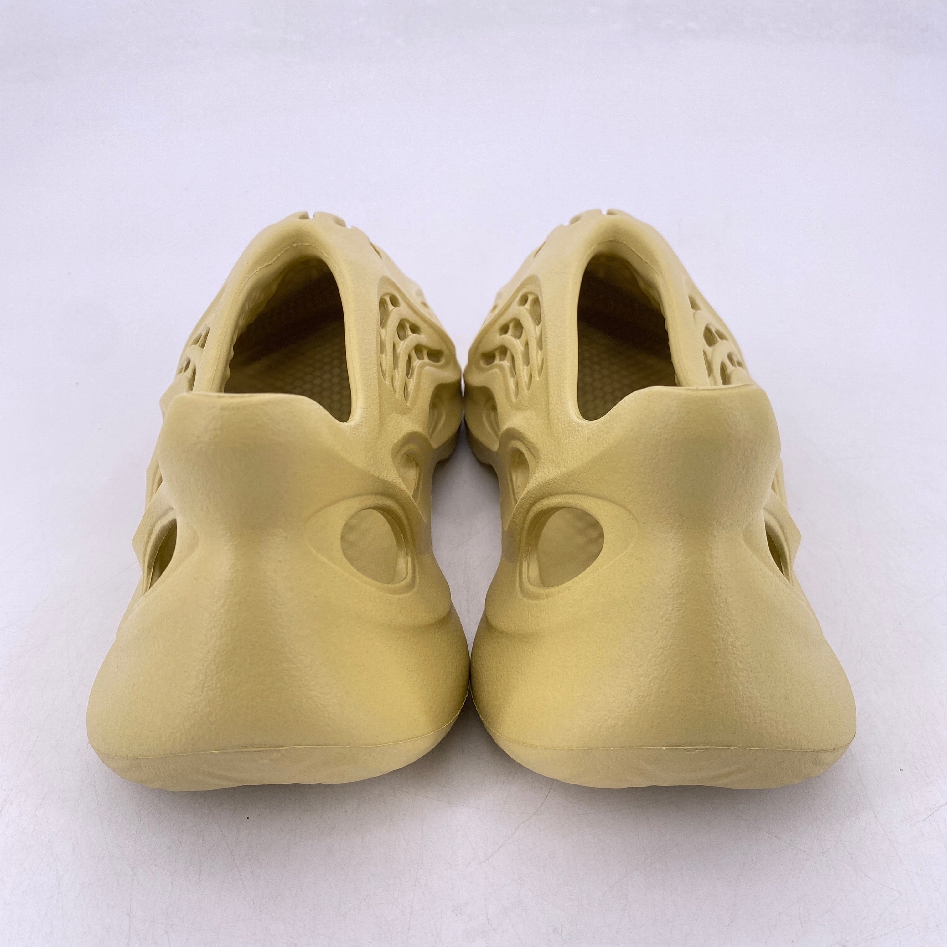 Yeezy Foam RNNR Sulfur 2022 New Size 11
