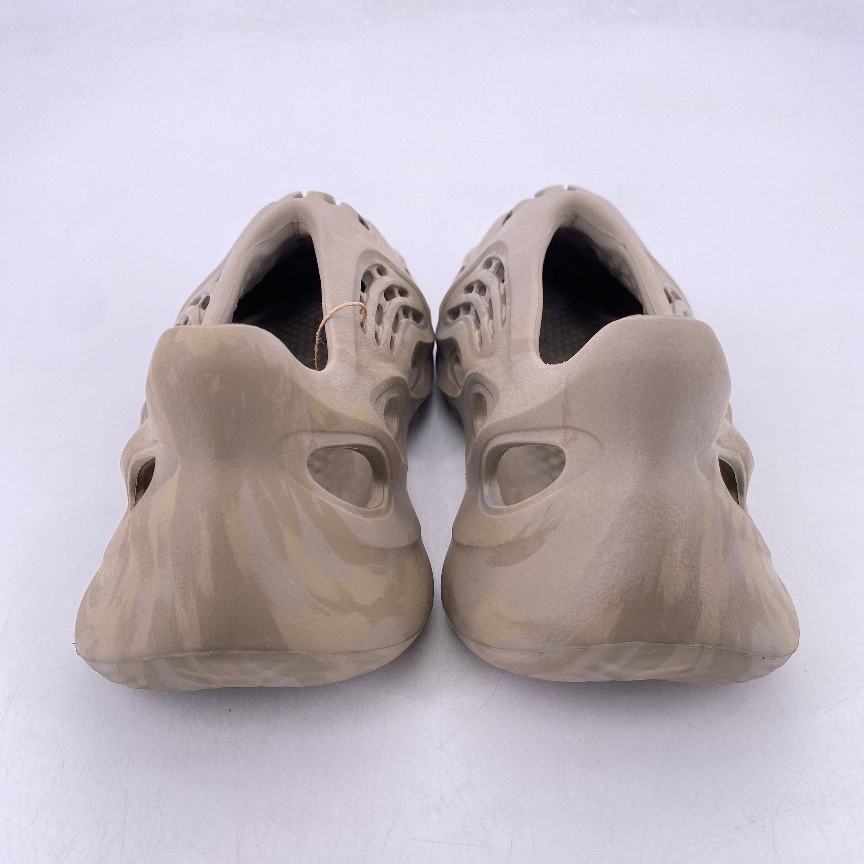 Yeezy Foam RNNR Stone Sage 2022 New Size 9