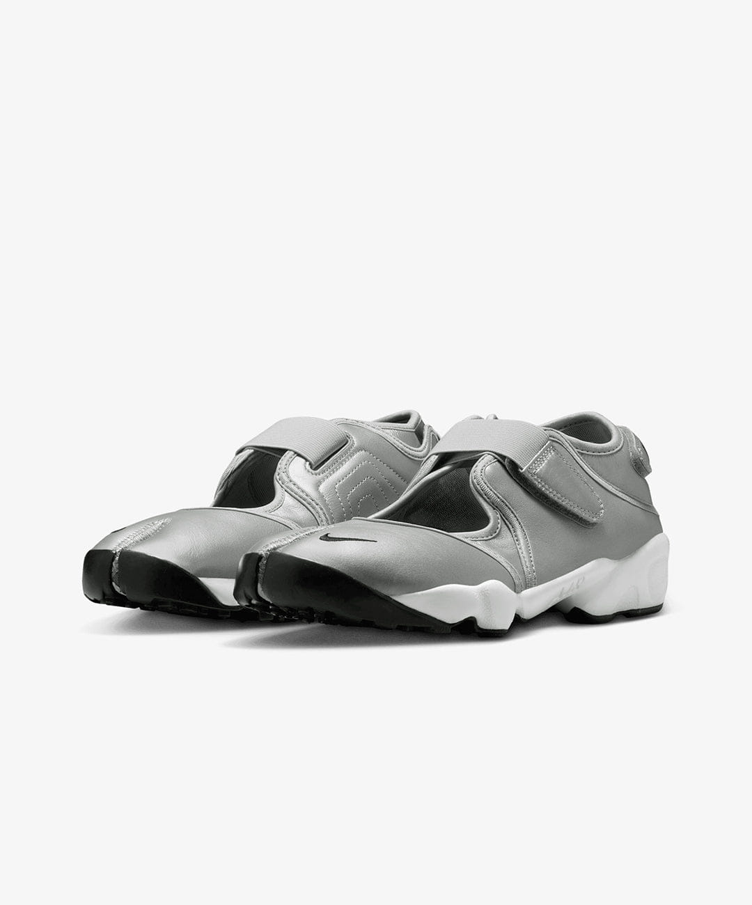 NIKE | AIR RIFT { METALLIC SILVER/SAIL - BLACK