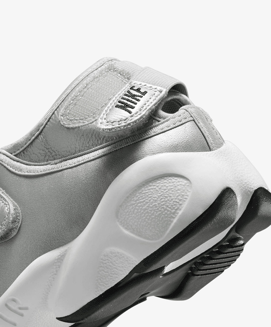 NIKE | AIR RIFT { METALLIC SILVER/SAIL - BLACK