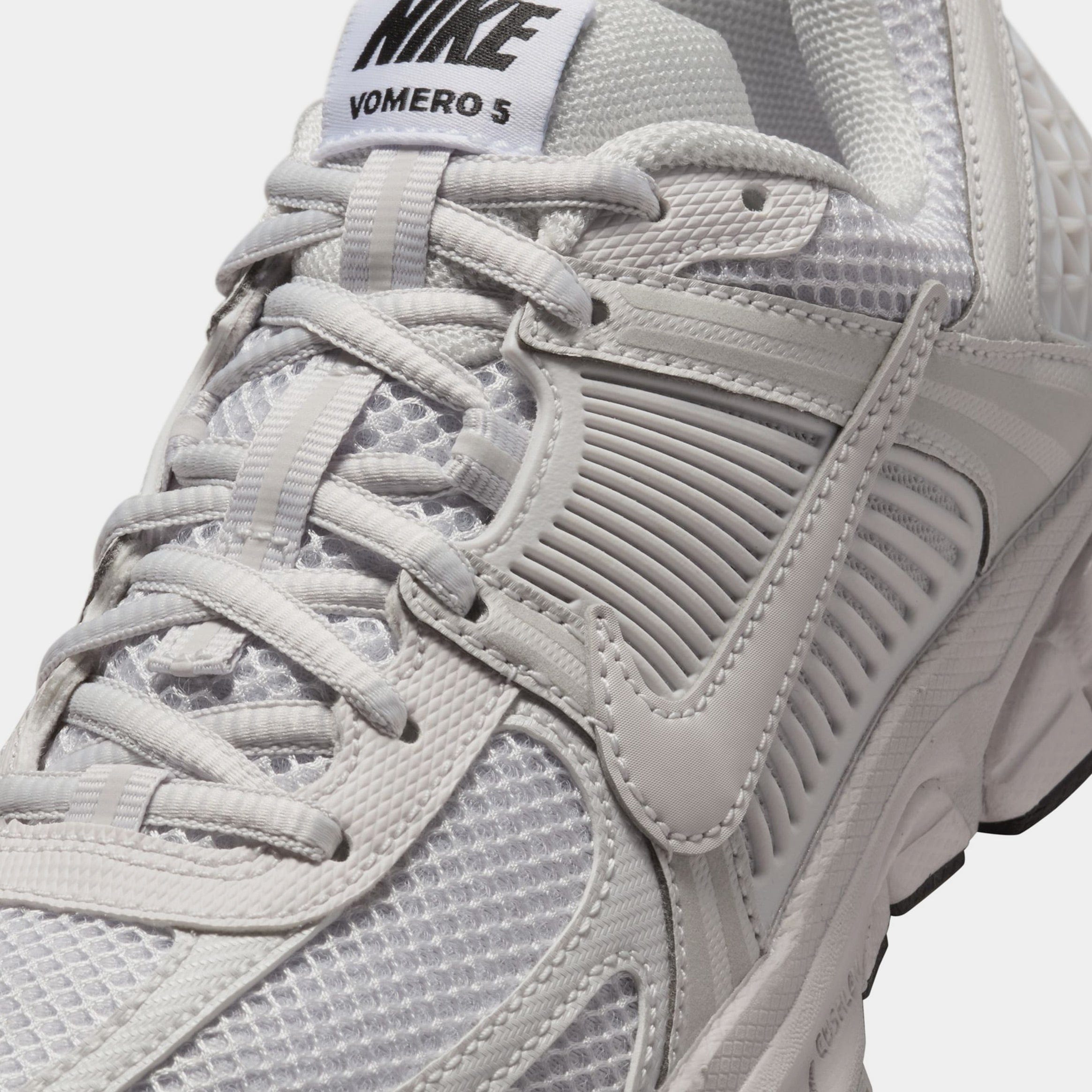 Nike Vomero 5 Grade School Running Shoes (Pale Ivory/Pale Ivory/Sand Drift/Pale Ivory)