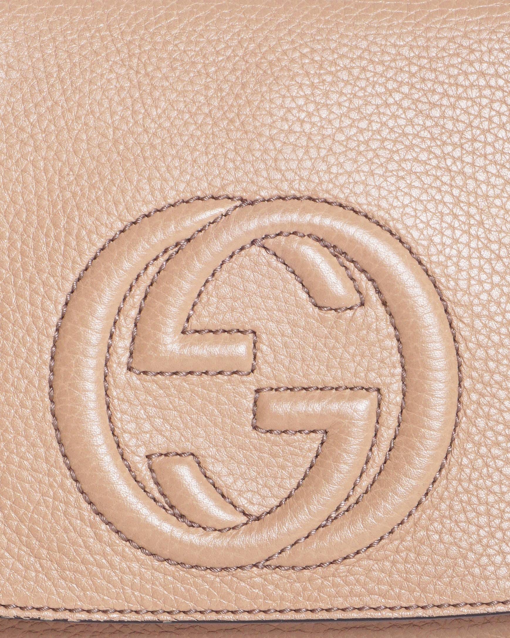 Gucci Soho Beige Pebbled Leather Interlocking G Flap crossbody bag