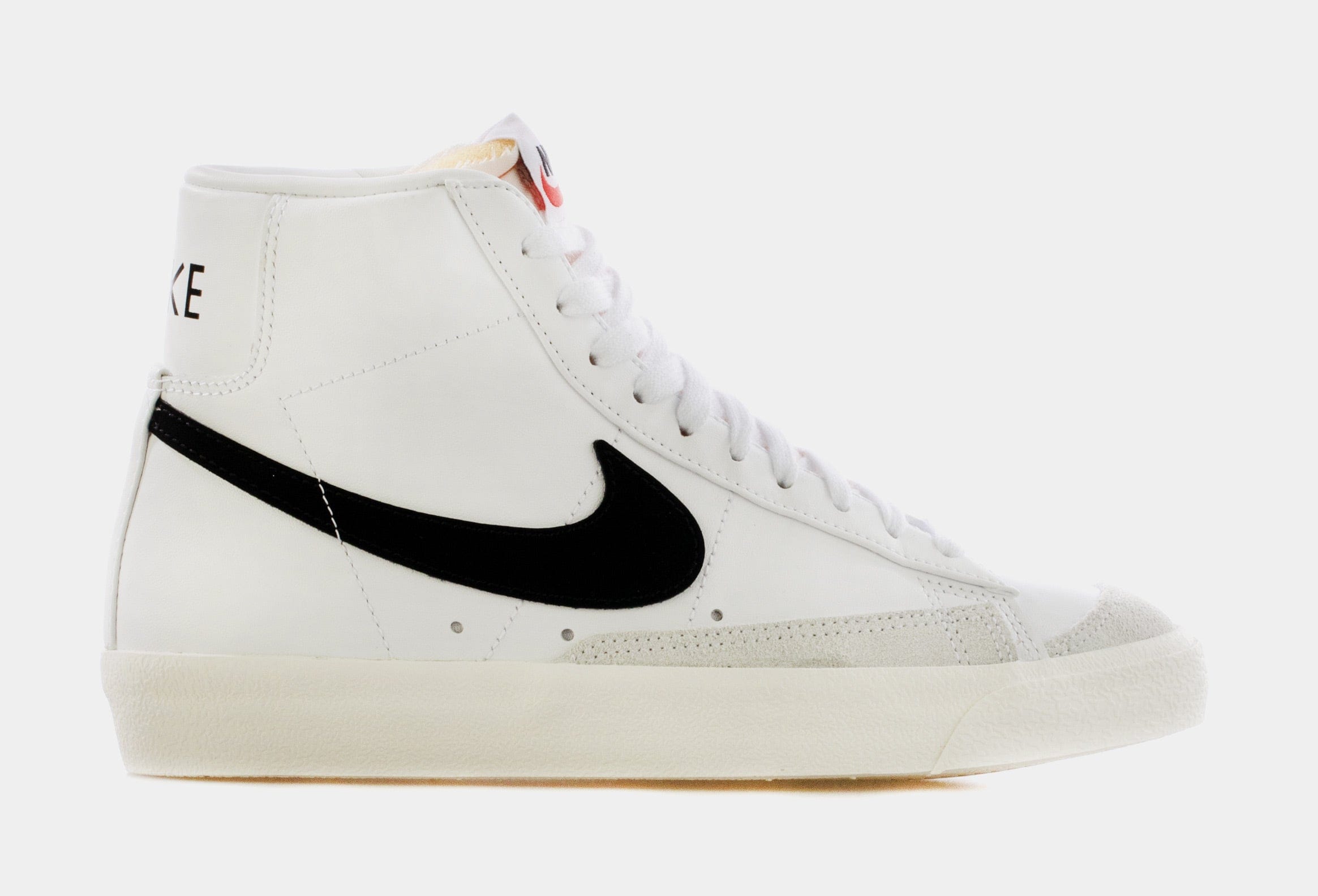 Nike Blazer Mid 77 Womens Lifestyle Shoe (White)