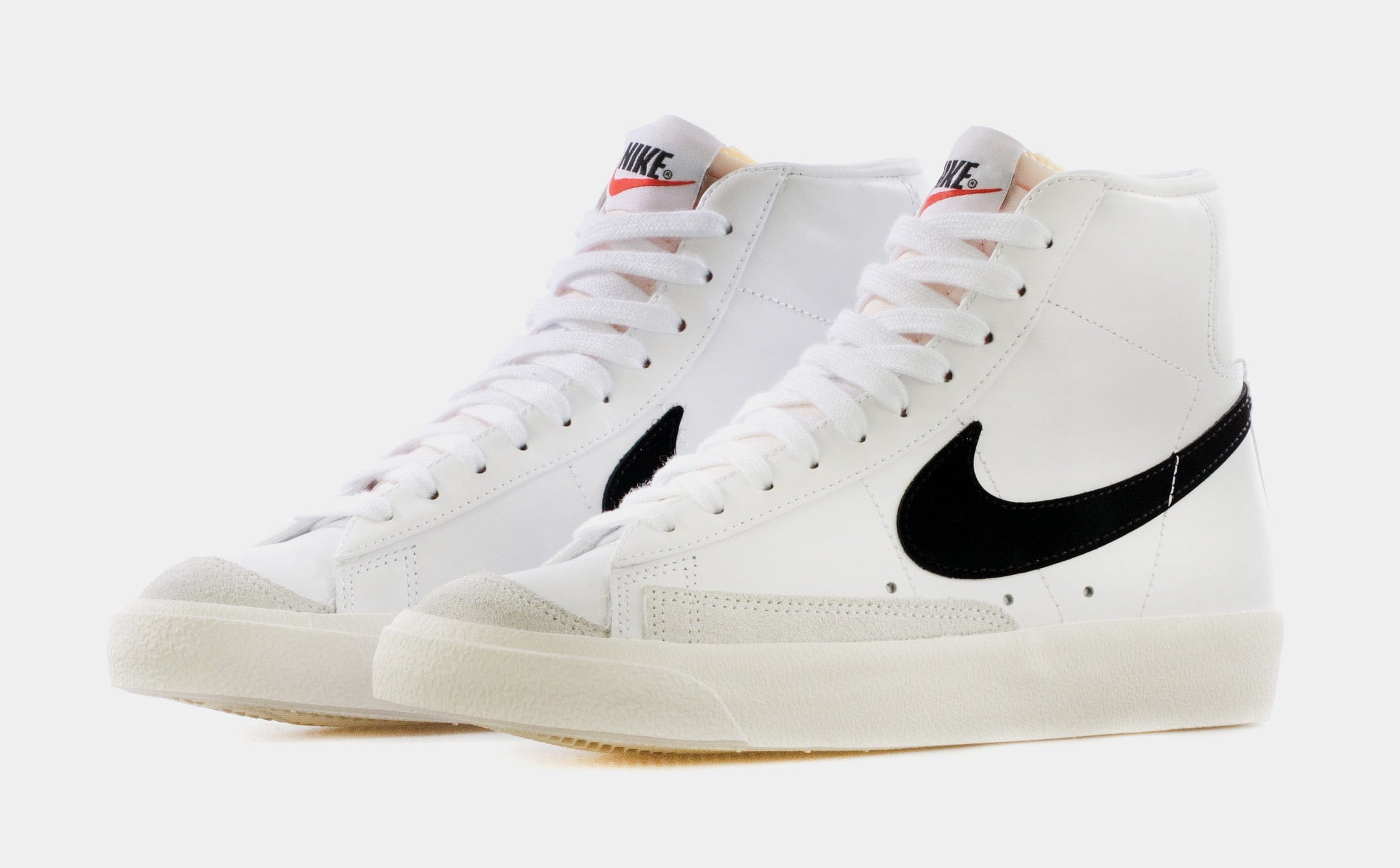 Nike Blazer Mid 77 Womens Lifestyle Shoe (White)