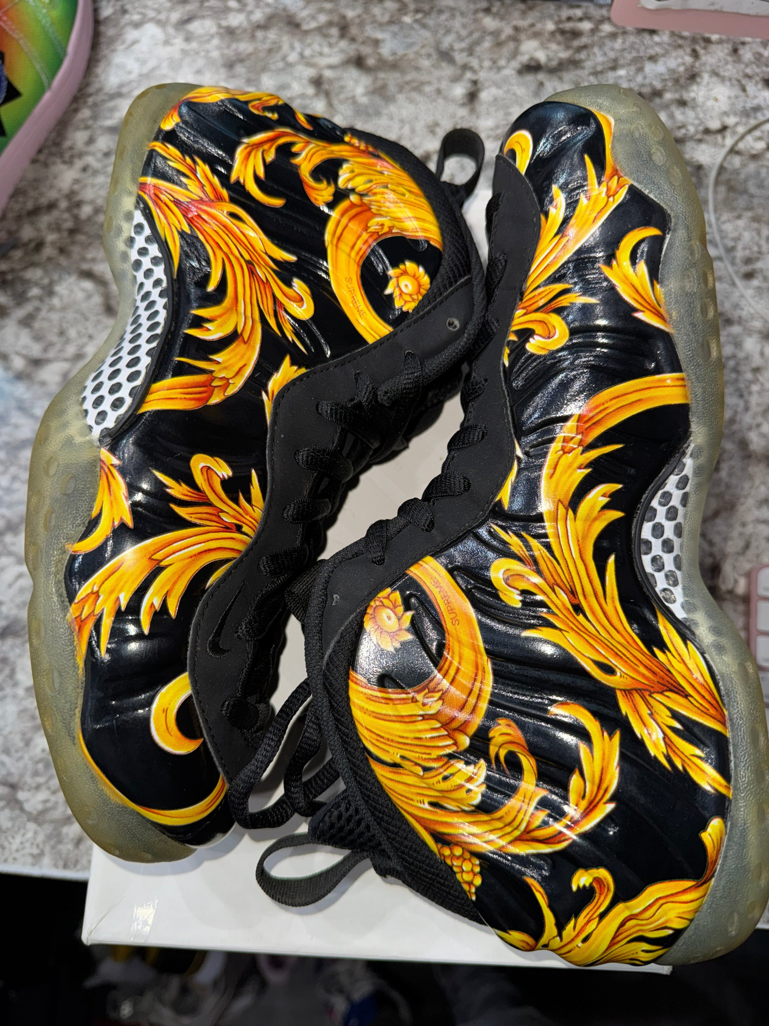 Nike Air Foamposite One Supreme Black (DAMAGED BOX)