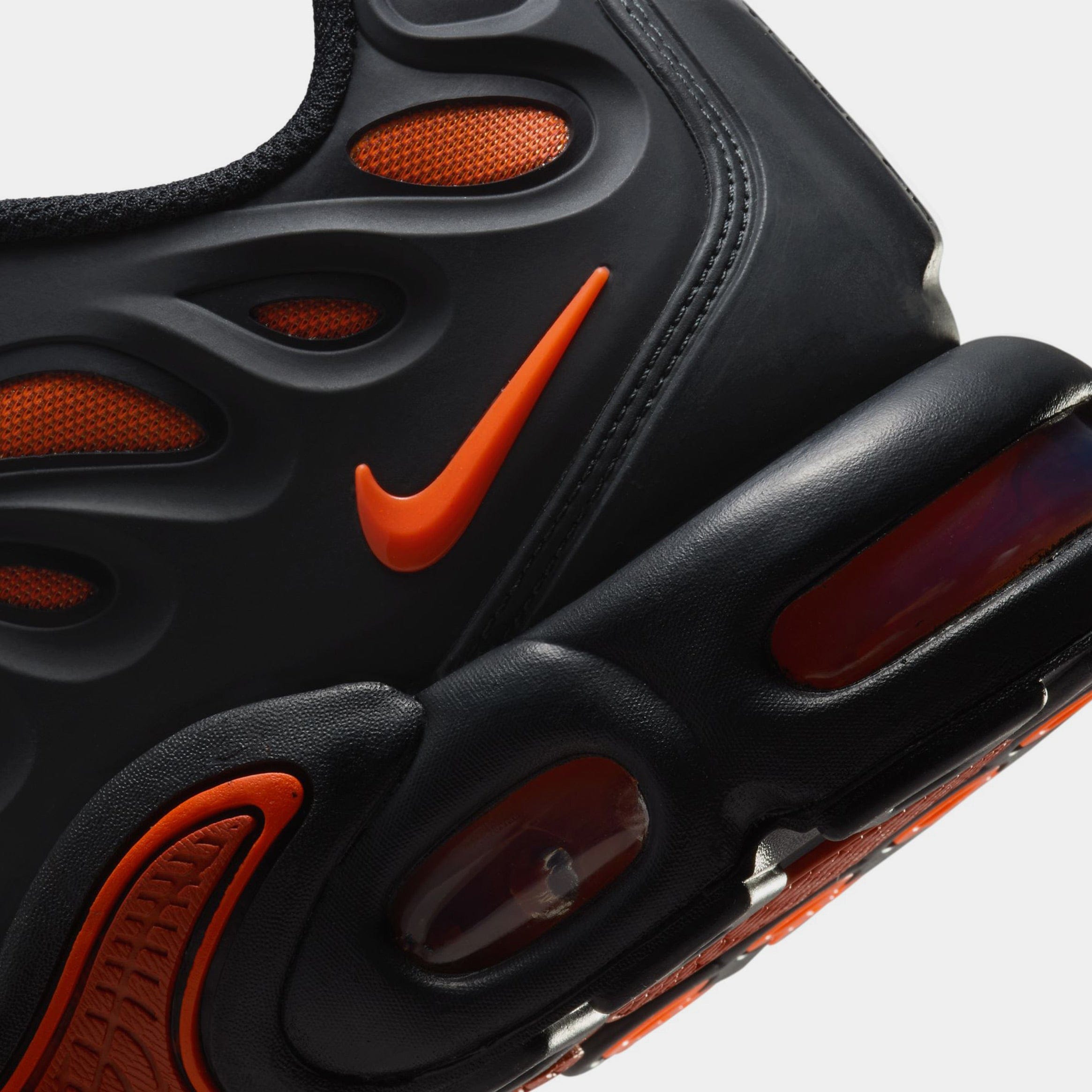 Nike Air Max Plus Drift Mens Running Shoes (Off Noir/Hyper Crimson/Black Dragon)