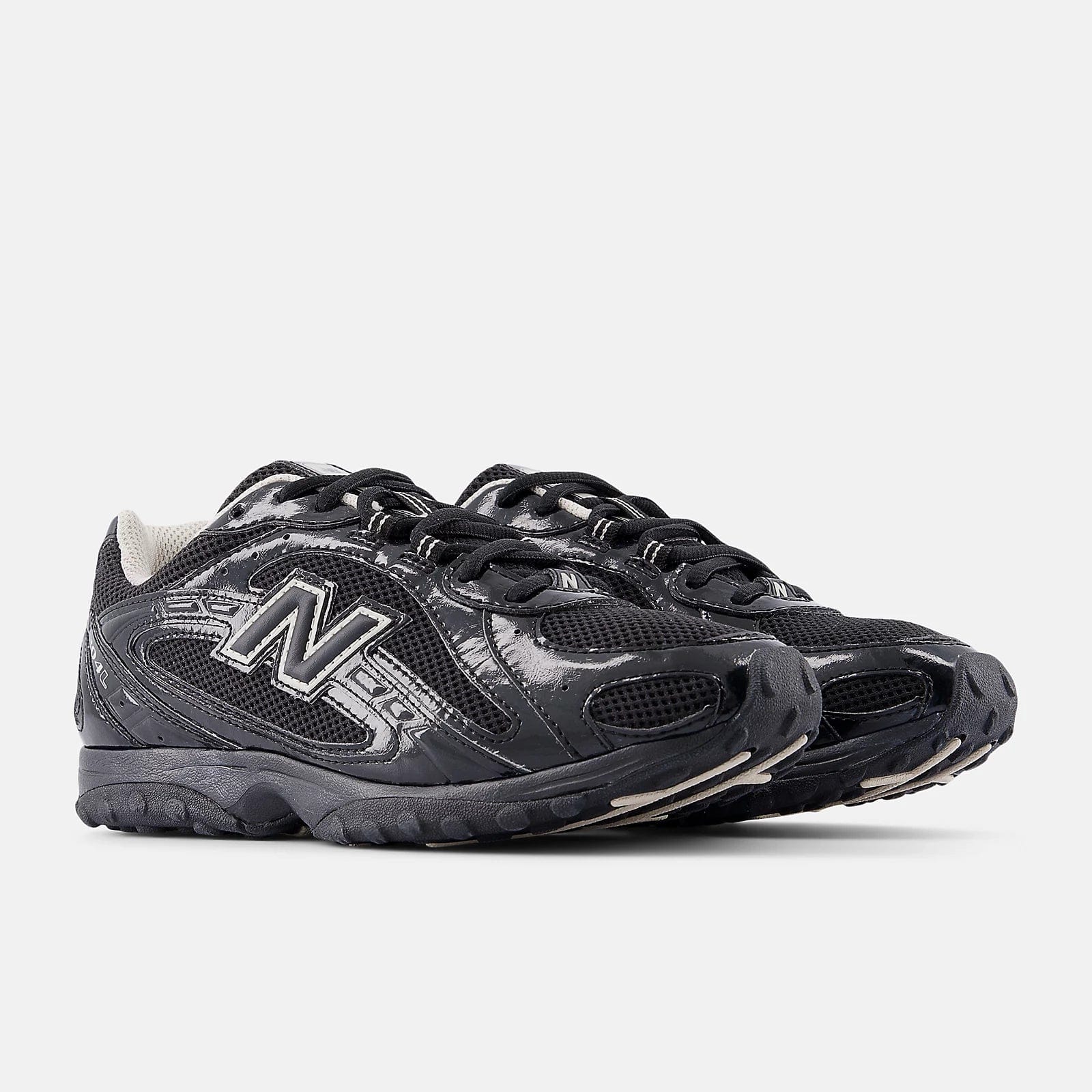 New Balance 204 l BLACK PATENT