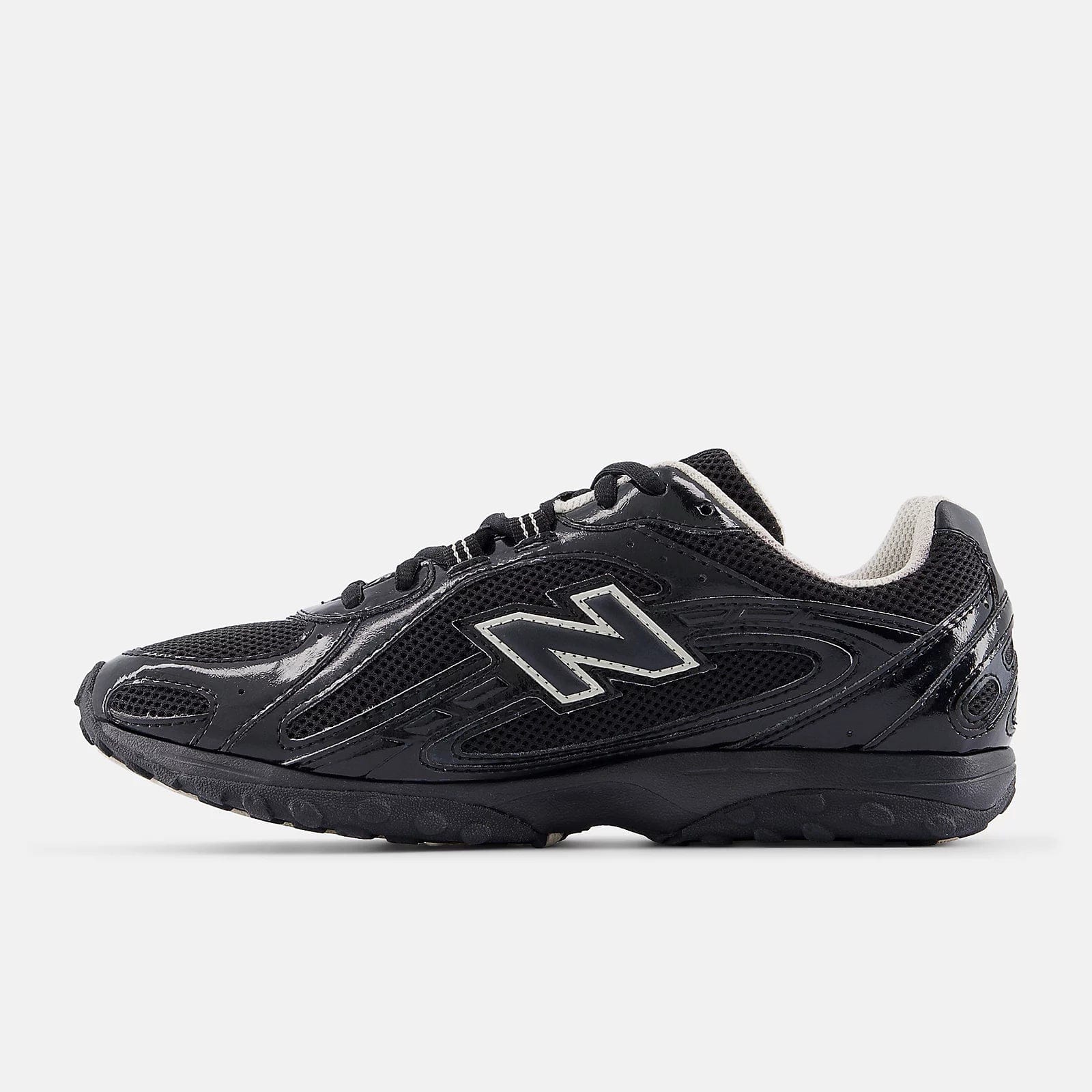 New Balance 204 l BLACK PATENT