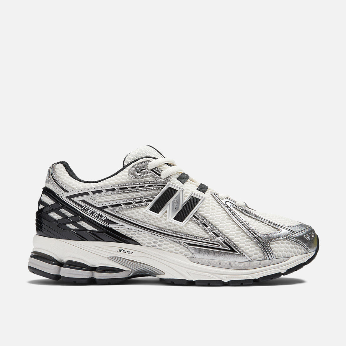 New Balance 1906R - SILVER METALLIC / SEA SALT / BLACK