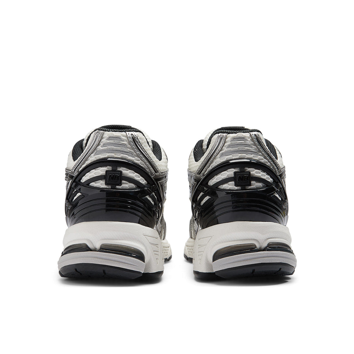New Balance 1906R - SILVER METALLIC / SEA SALT / BLACK