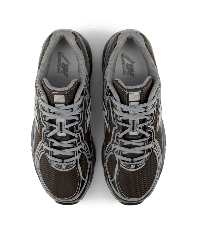 New Balance 740 Black Metallic
