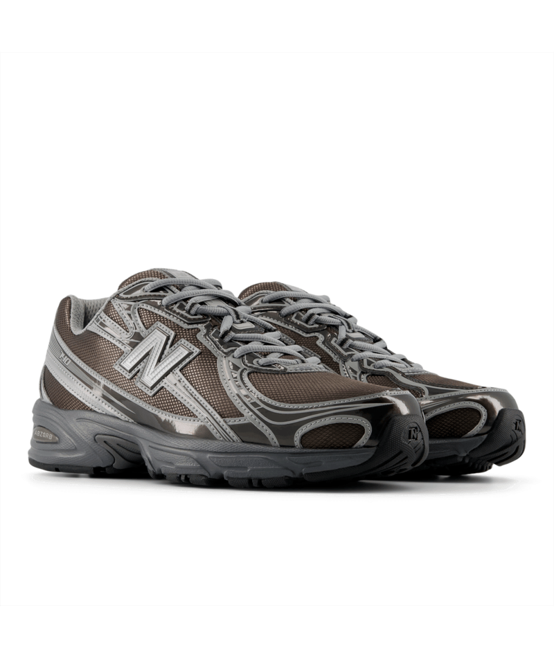 New Balance 740 Black Metallic