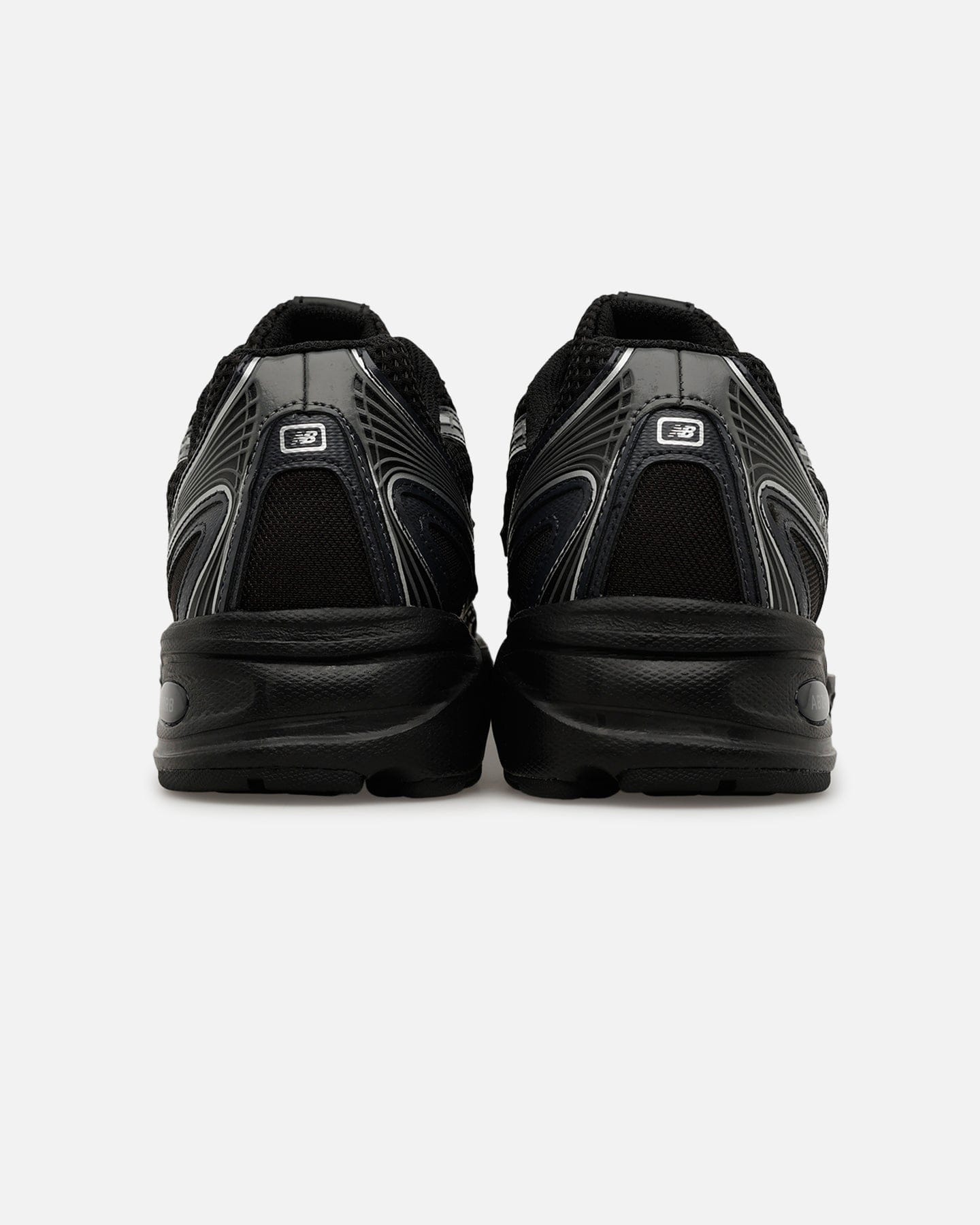New Balance 740 Black/Silver