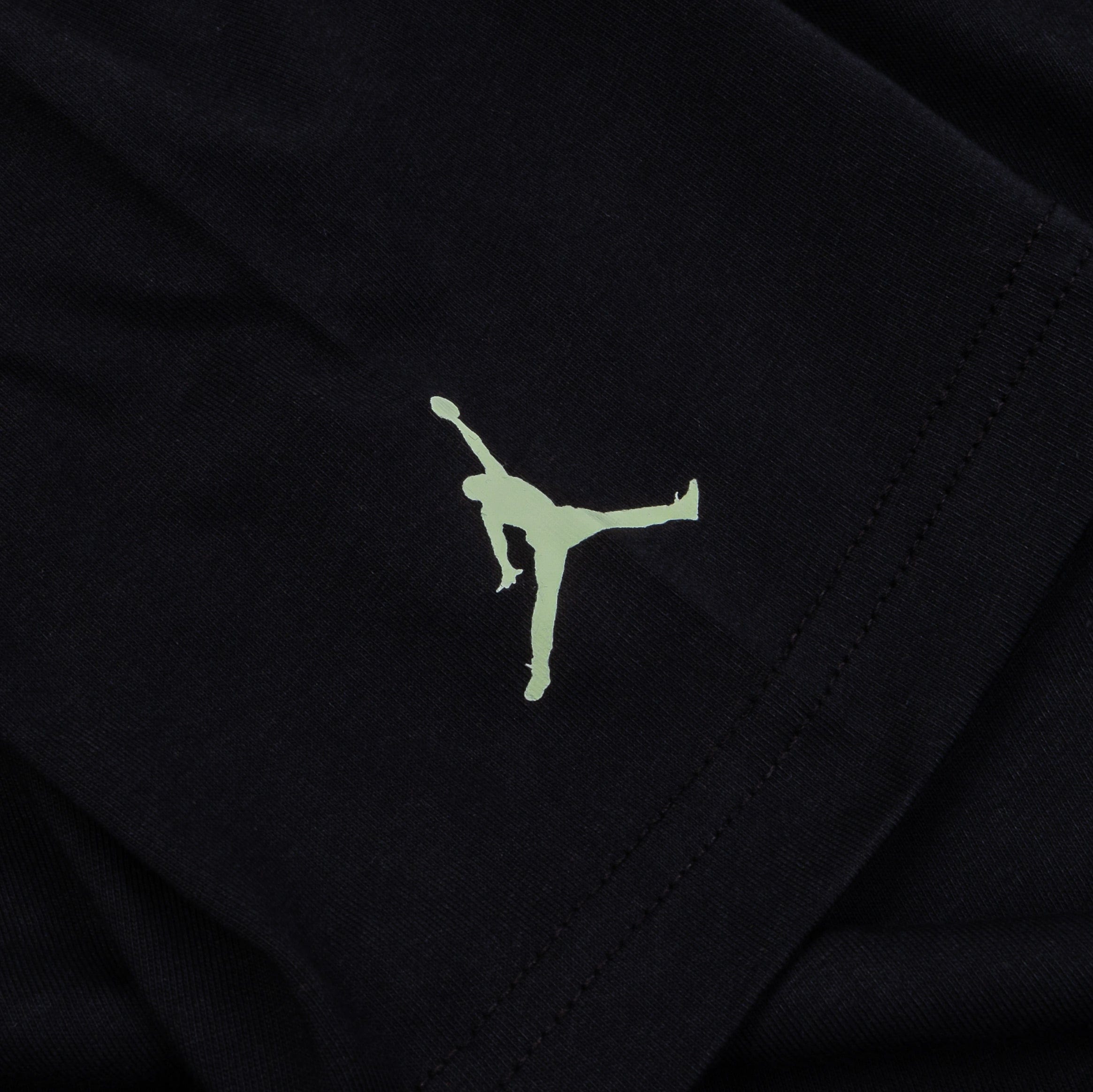 Air Jordan Jumpman Glow Sky Is Not The Limit Grade School Short Sleeve Shirt (Black/Purple)