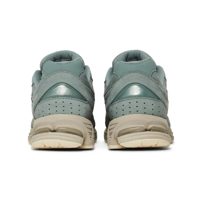 NEW BALANCE 2002R KITH x 2002R PISTACHIO