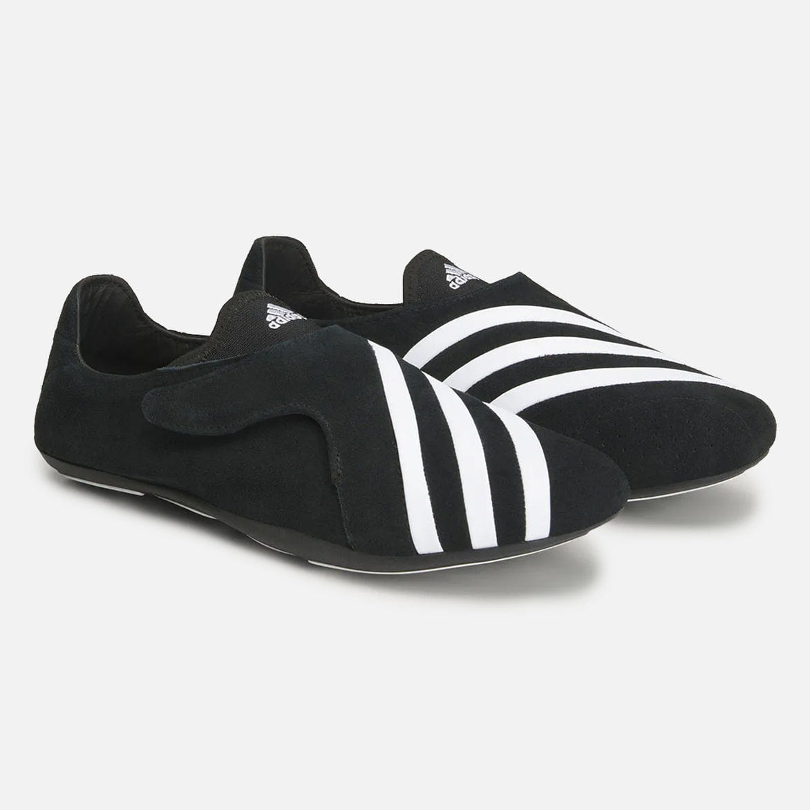 adidas PHARRELL x ADIDAS VARIO FLAT EARTHER - CORE BLACK / CLOUD WHITE