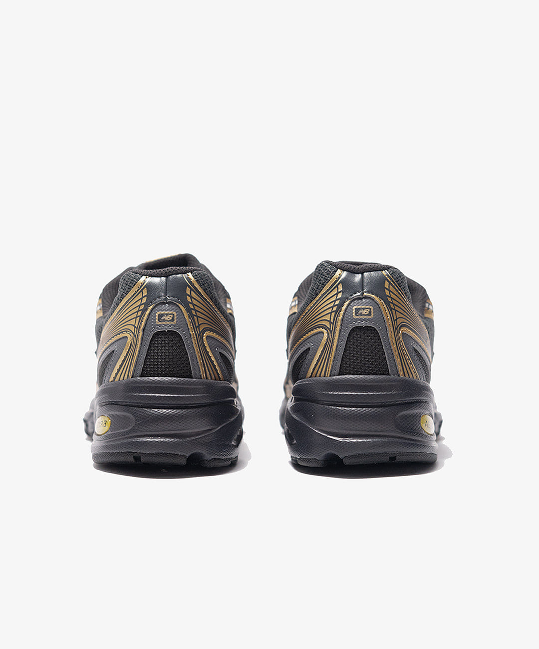 New Balance | 740 { GOLD/BLACK