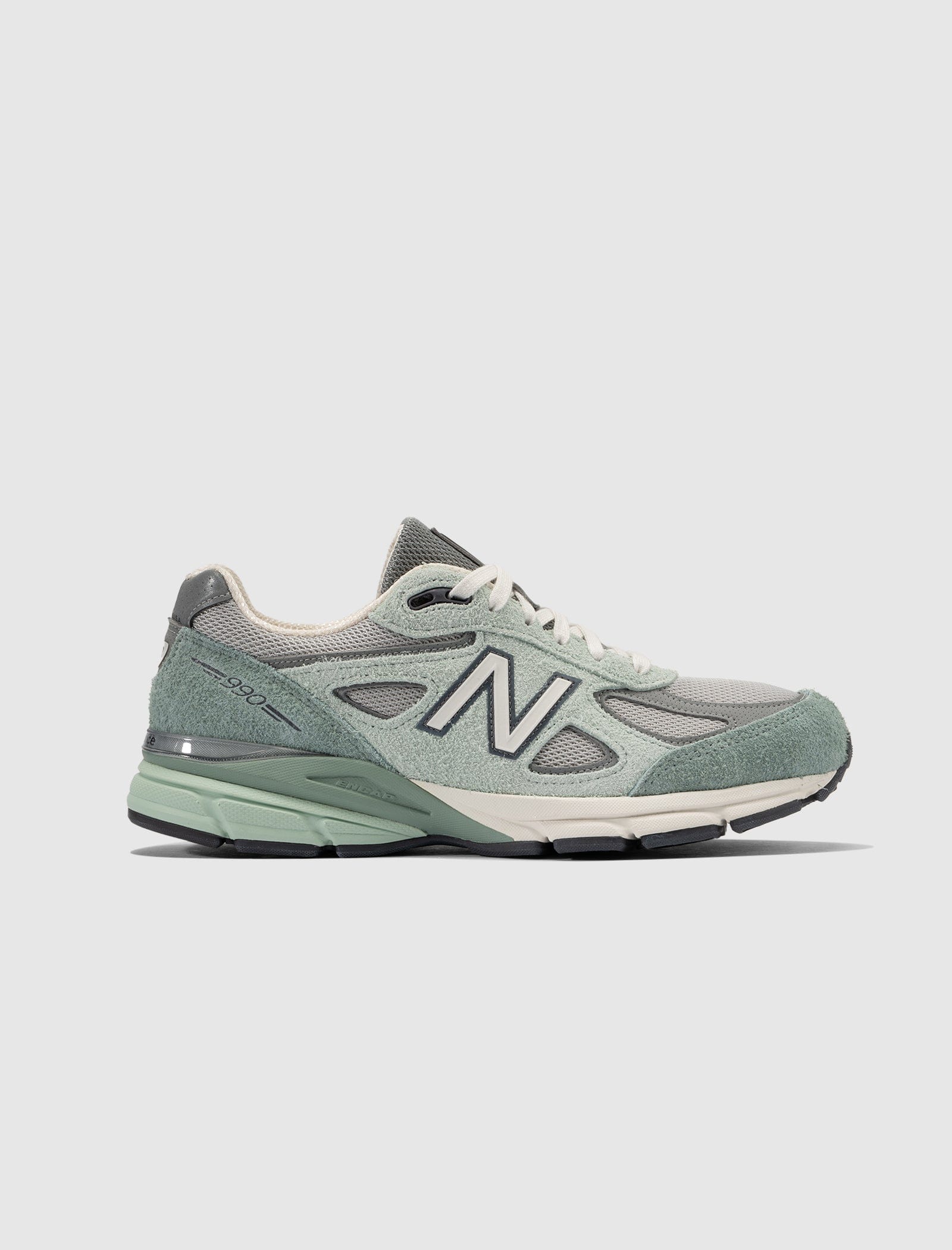 New Balance WILLFUL BIAS FOR THE WHITAKER GROUP MADE IN USA 990V4